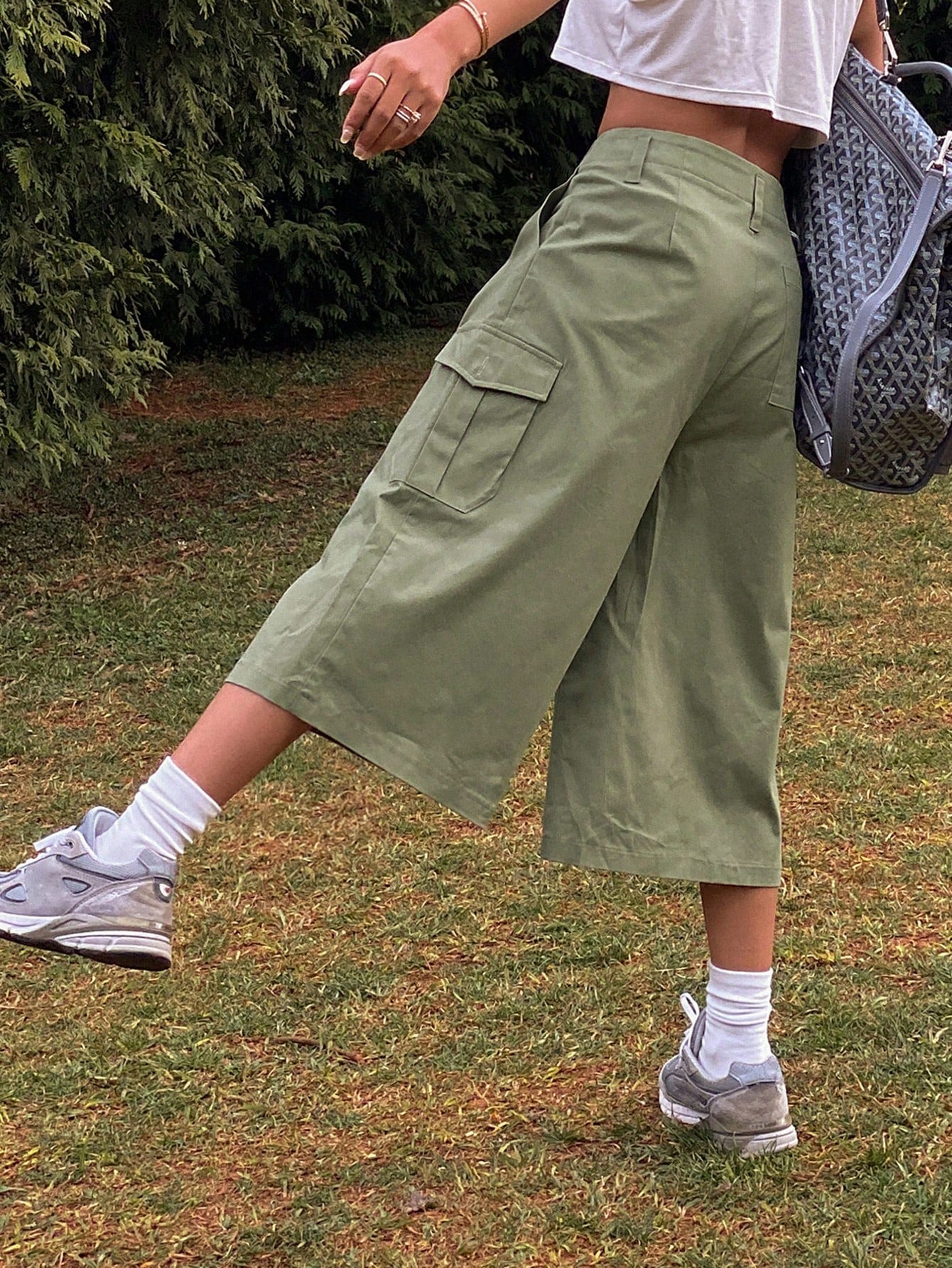 CM-BS762868 Women Casual Seoul Style Solid Color Loose Pocket 7/10 Length Pants - Army Green