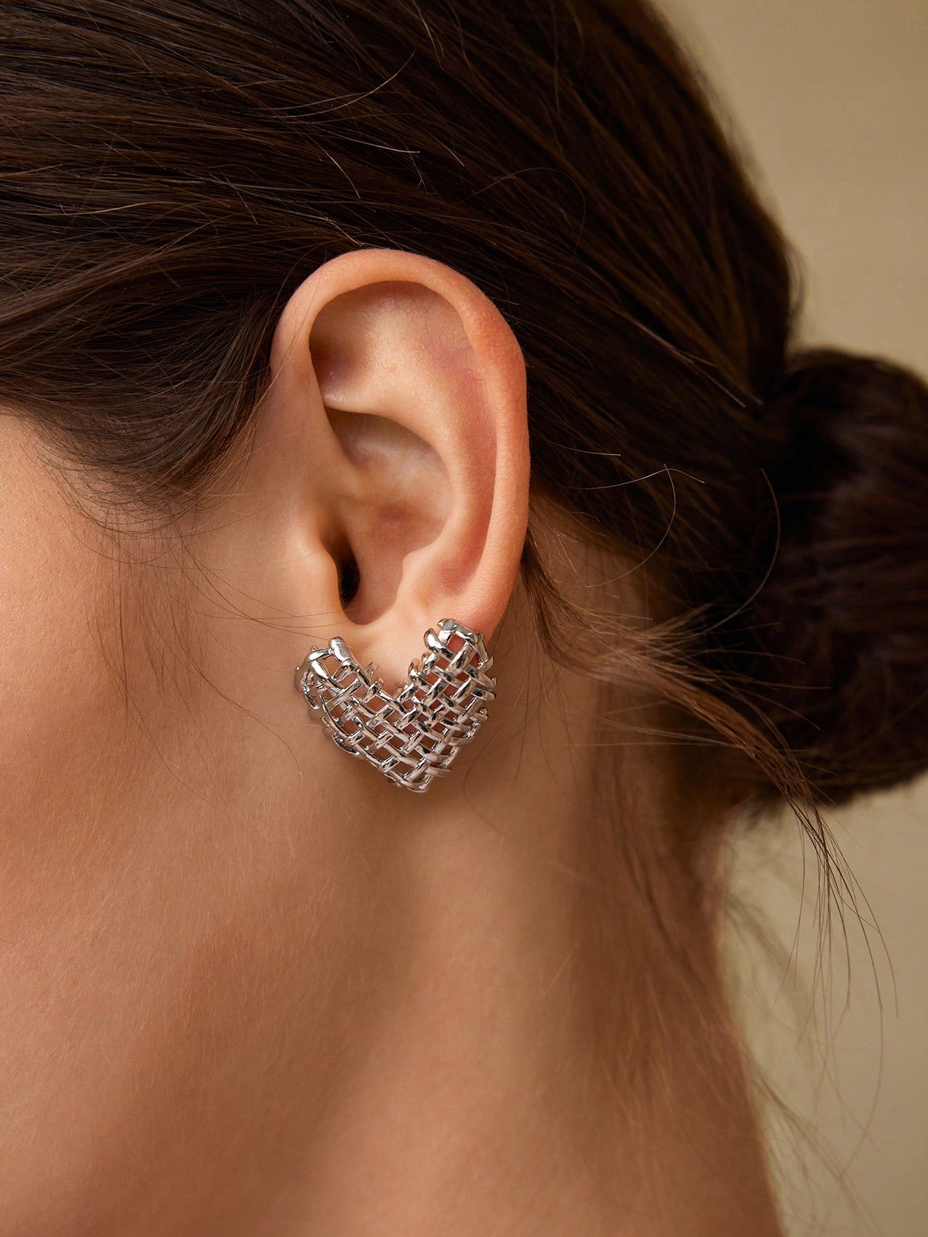 CM-AXS600662 Women Trendy Seoul Style Silver Tone Grid Heart Stud Earrings