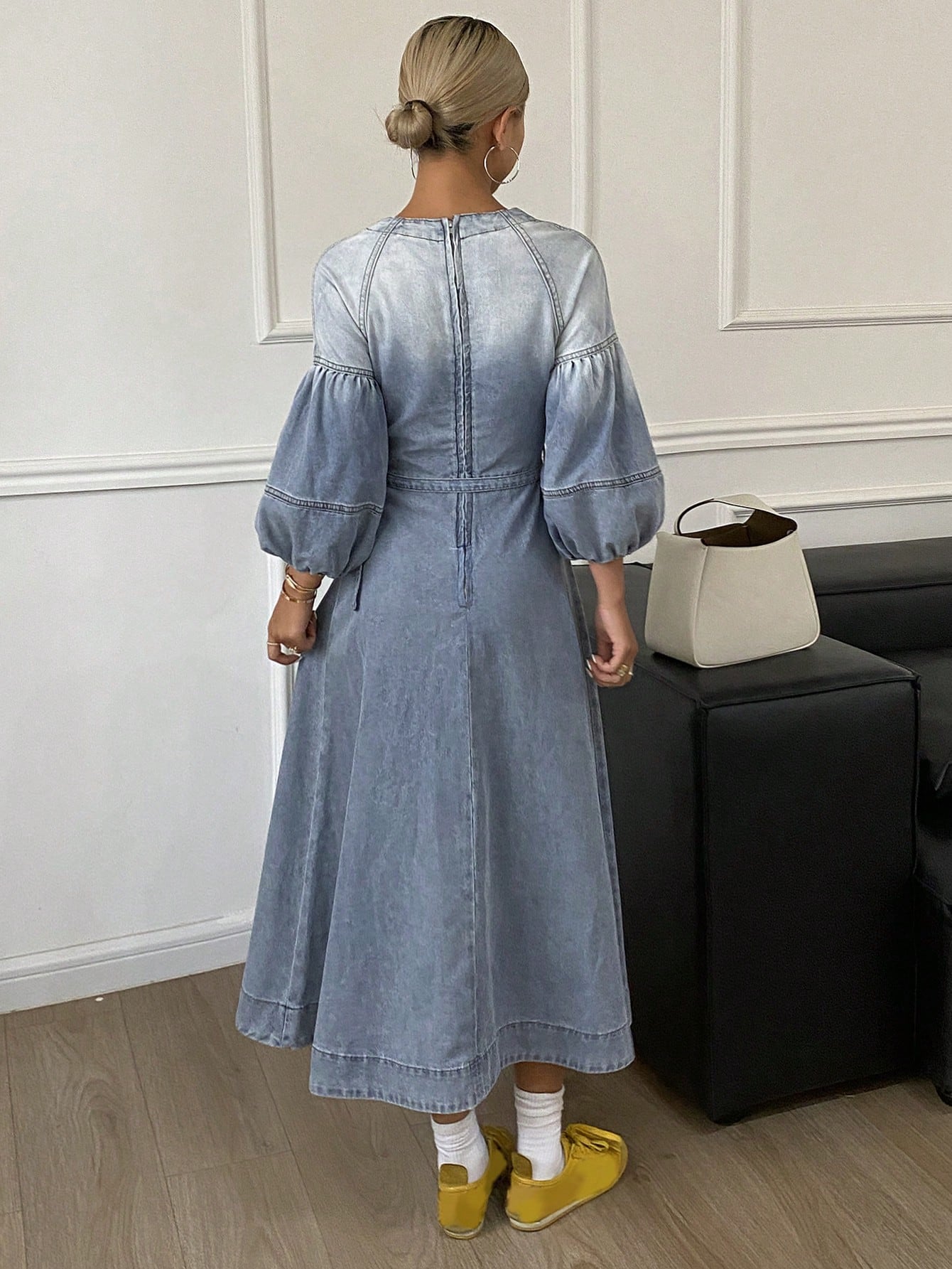 CM-DS432511 Women Casual Seoul Style Light Wash V-Neck Lantern Sleeve Denim Dress