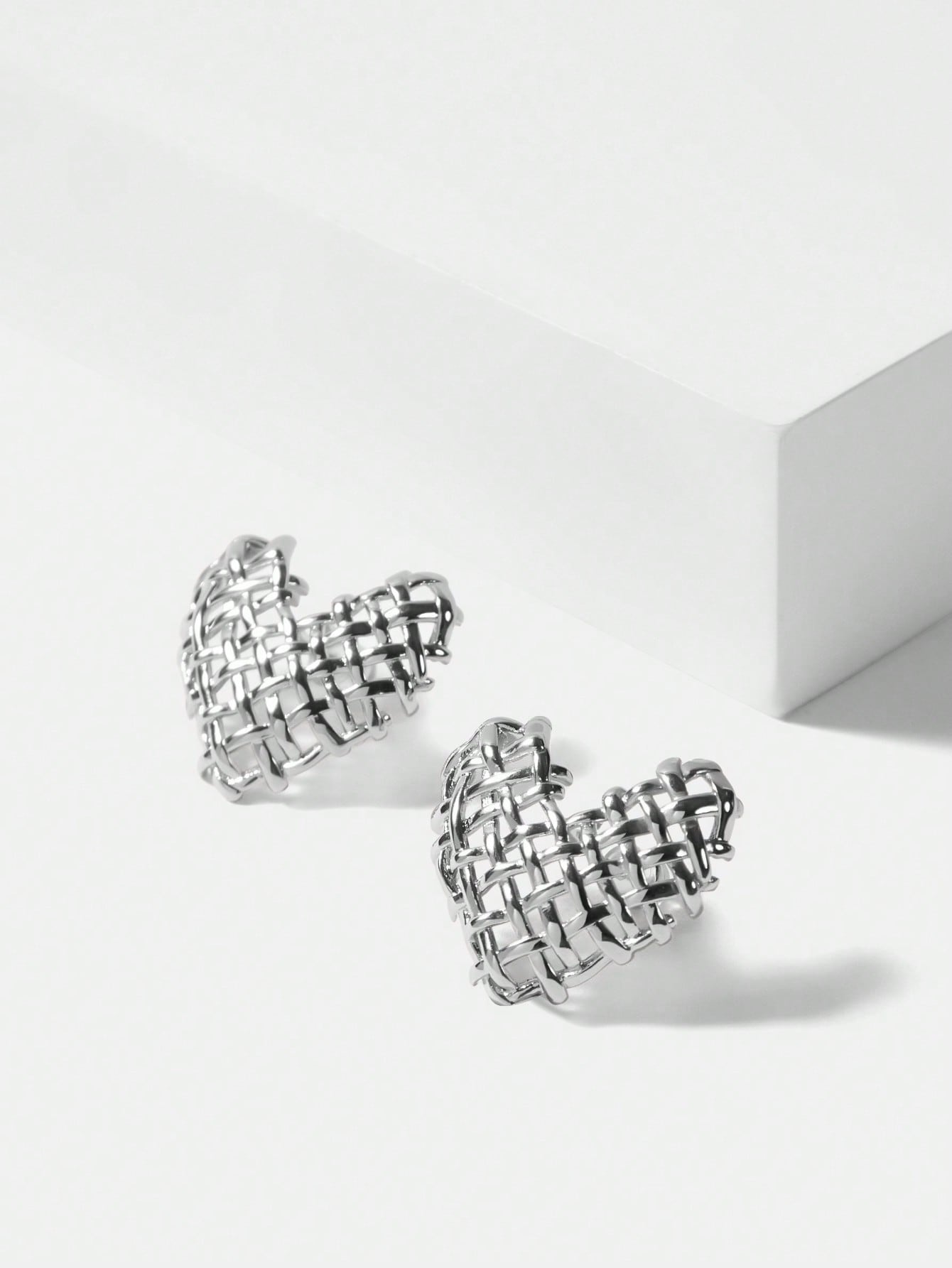 CM-AXS600662 Women Trendy Seoul Style Silver Tone Grid Heart Stud Earrings
