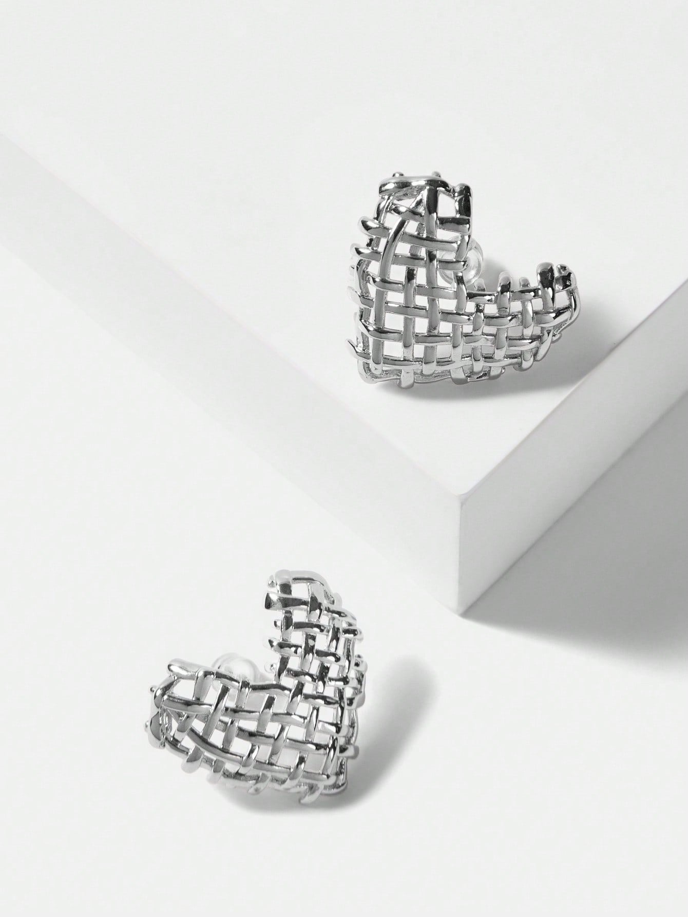 CM-AXS600662 Women Trendy Seoul Style Silver Tone Grid Heart Stud Earrings