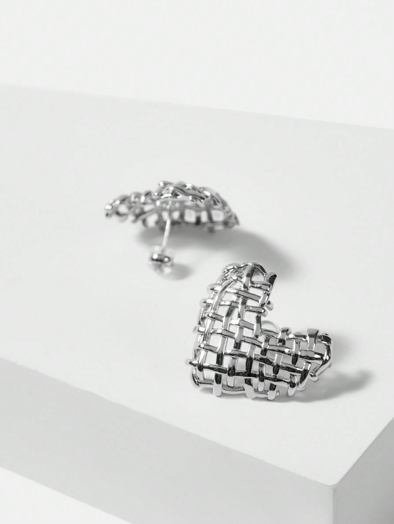CM-AXS600662 Women Trendy Seoul Style Silver Tone Grid Heart Stud Earrings