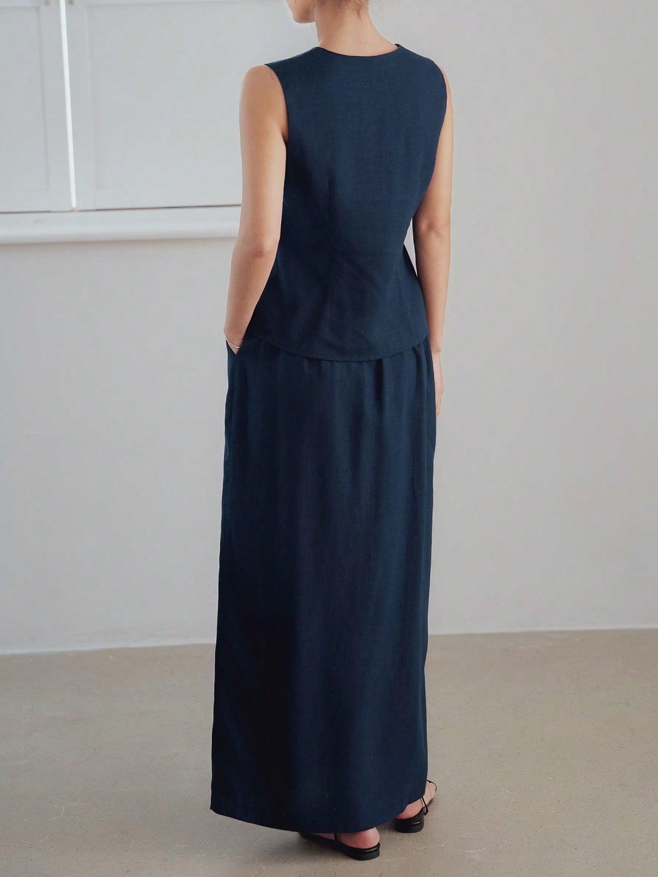 CM-SS999409 Women Elegant Seoul Style Linen Round Neck Sleevelss Waistcoat With High Slit Long Skirt - Set