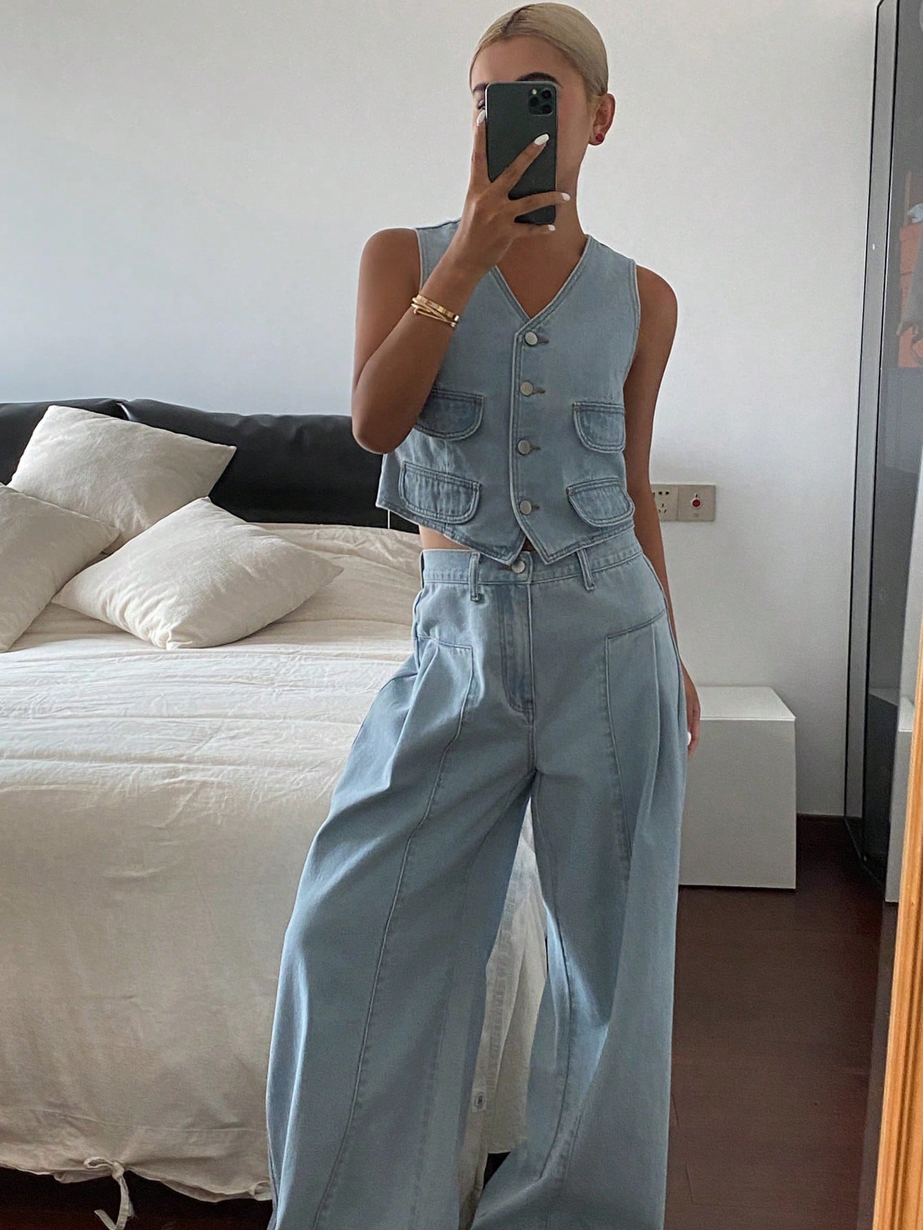 CM-SS580233 Women Casual Seoul Style V-Neck Sleeveless Camisole With Denim Pants - Set