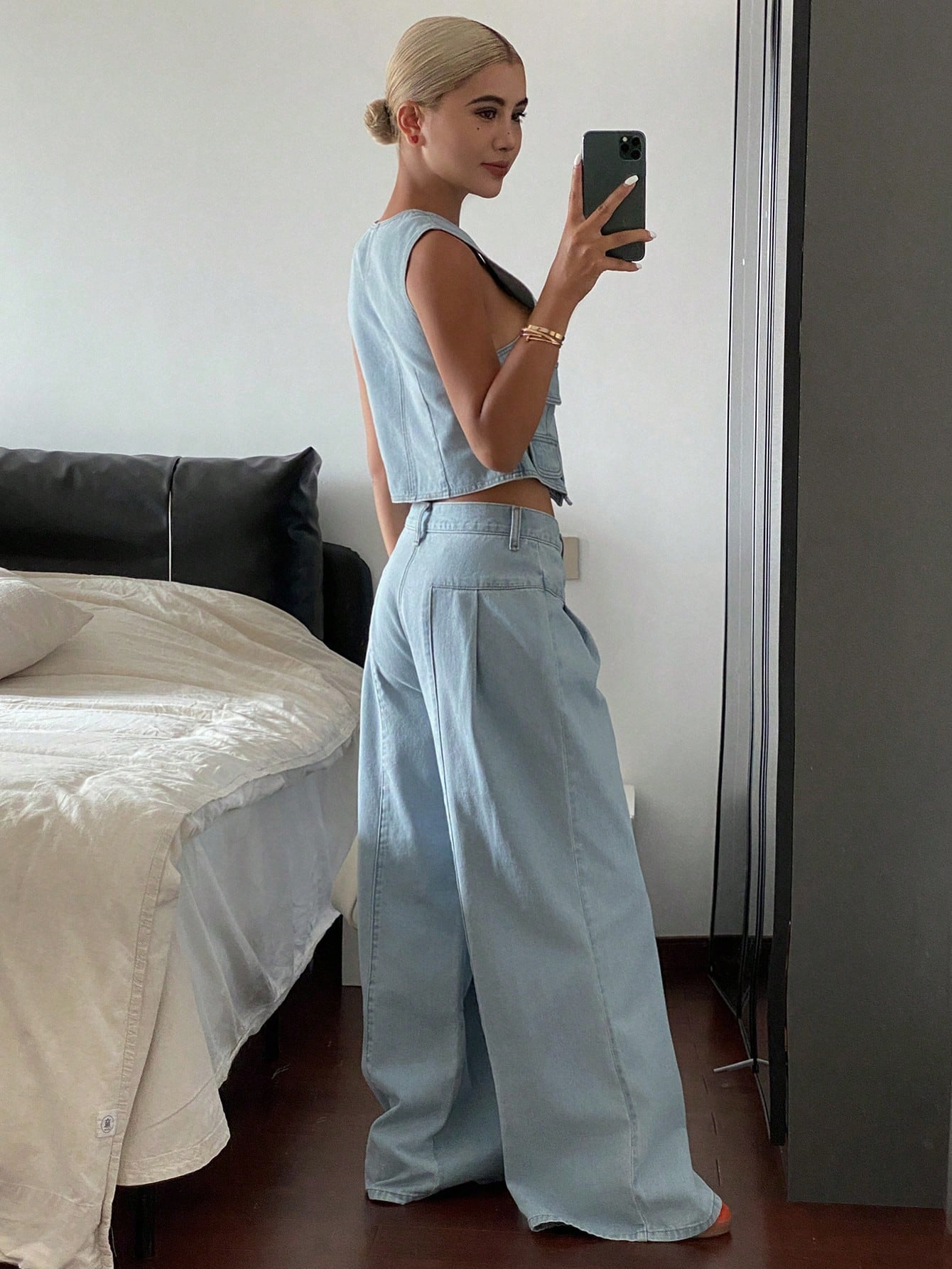 CM-SS580233 Women Casual Seoul Style V-Neck Sleeveless Camisole With Denim Pants - Set