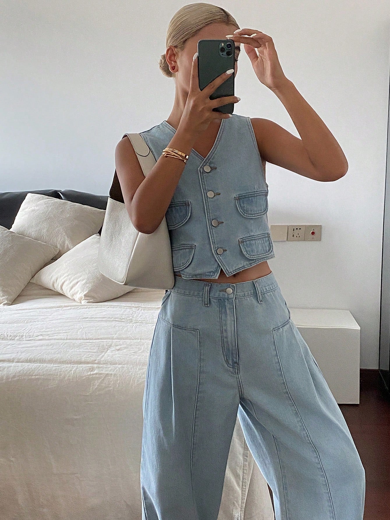 CM-SS580233 Women Casual Seoul Style V-Neck Sleeveless Camisole With Denim Pants - Set