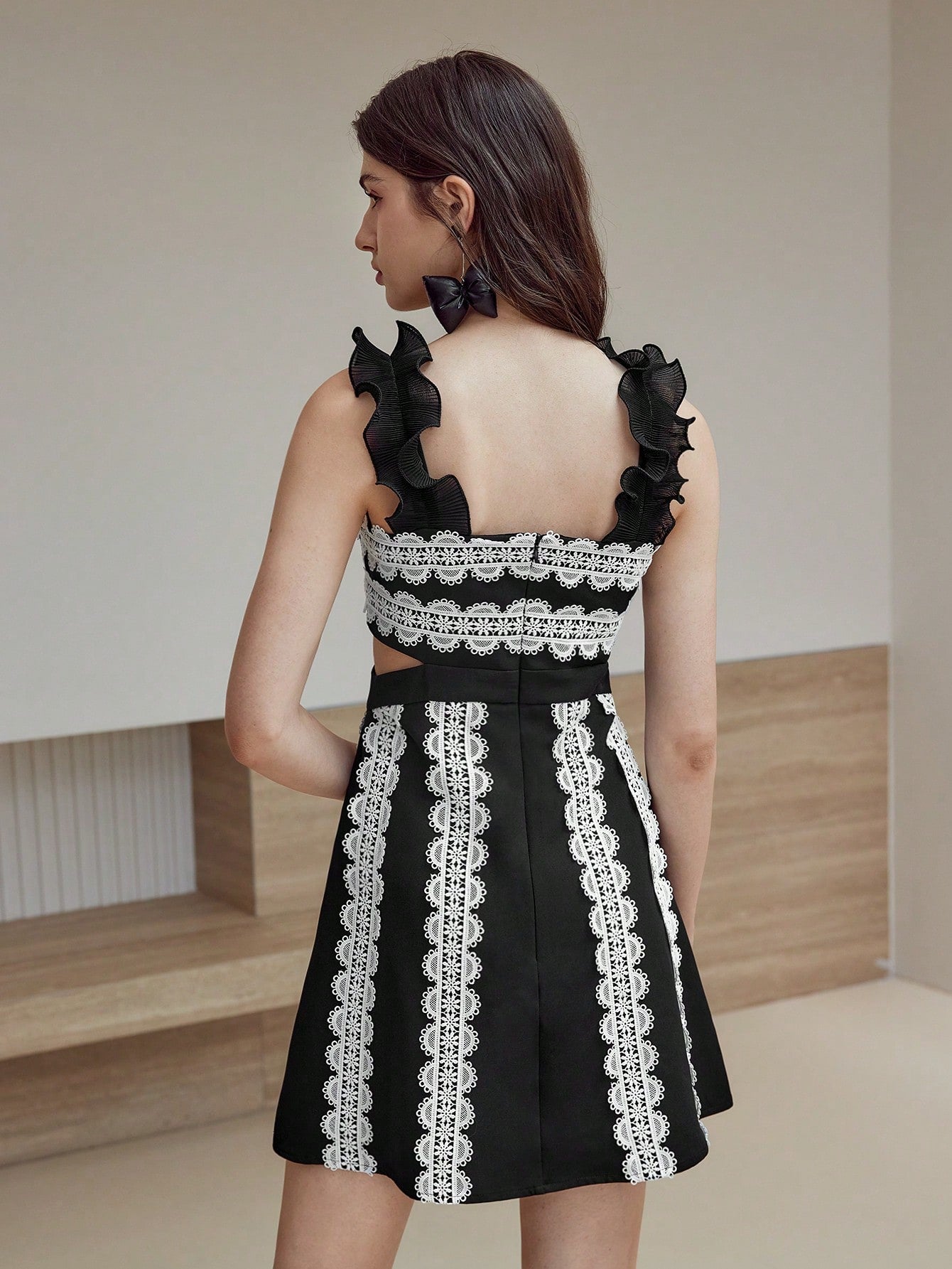 CM-DS689688 Women Elegant Seoul Style Spaghetti Strap Sleeveless Colorblock Contrast Lace Bow Detail Dress