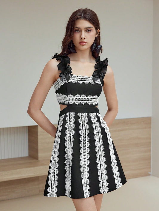 CM-DS689688 Women Elegant Seoul Style Spaghetti Strap Sleeveless Colorblock Contrast Lace Bow Detail Dress