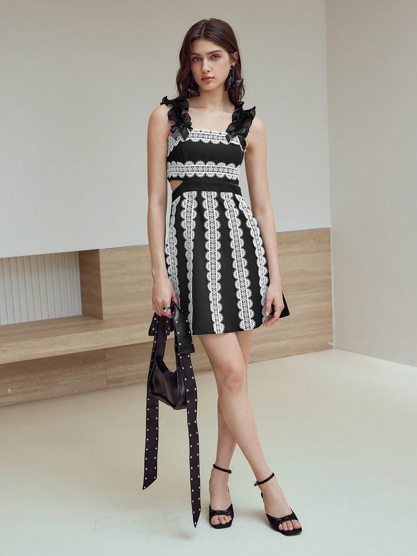 CM-DS689688 Women Elegant Seoul Style Spaghetti Strap Sleeveless Colorblock Contrast Lace Bow Detail Dress