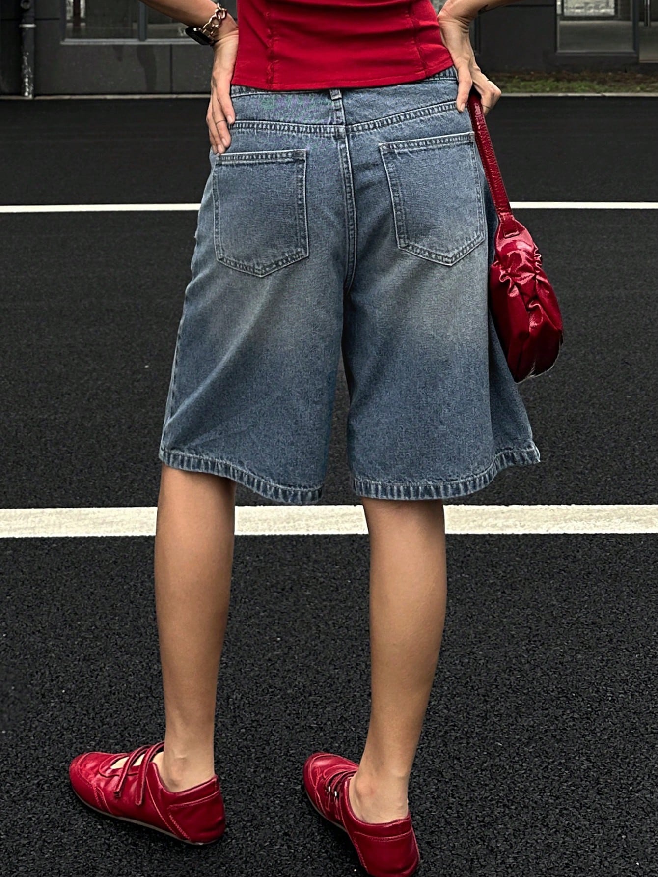 CM-BS757751 Women Casual Seoul Dark Wash Loose Fitting Mid-Thigh Length Denim Shorts With Pockets