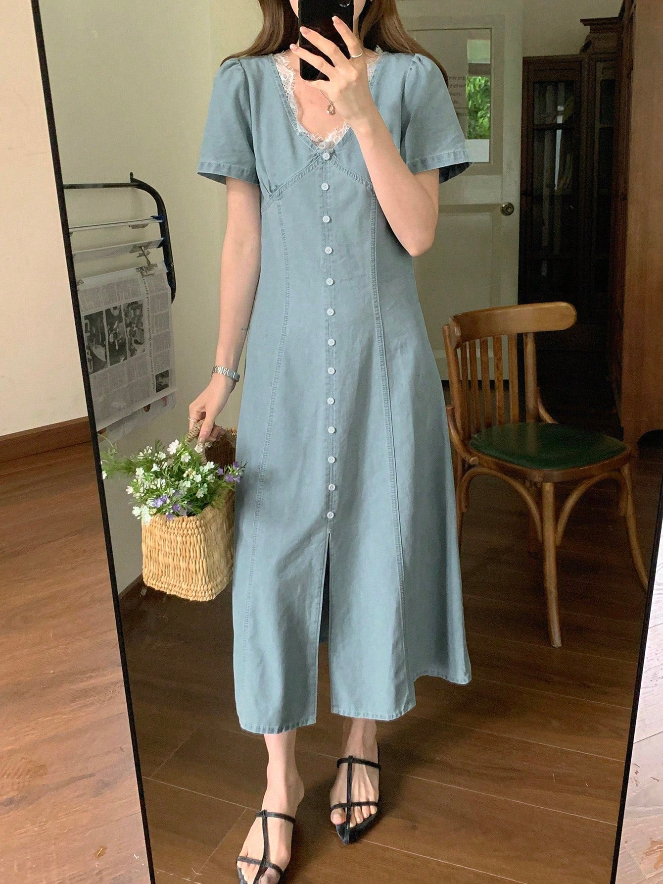 CM-DS806145 Women Casual Seoul Style Light-Wash V-Neck Short Sleeve Lace Collar Inset Denim Dress