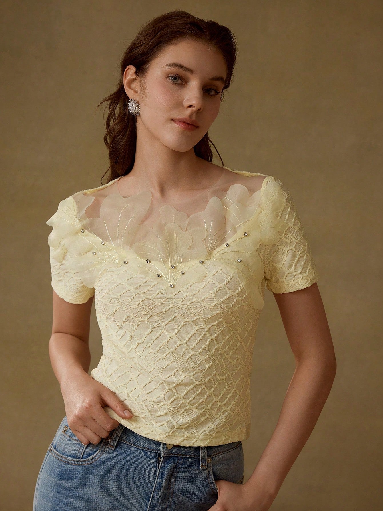 CM-TS208188 Women Elegant Seoul Style Rounfd Neck Short Sleeve Slim Fit Floral Appliques T-Shirt - Yellow