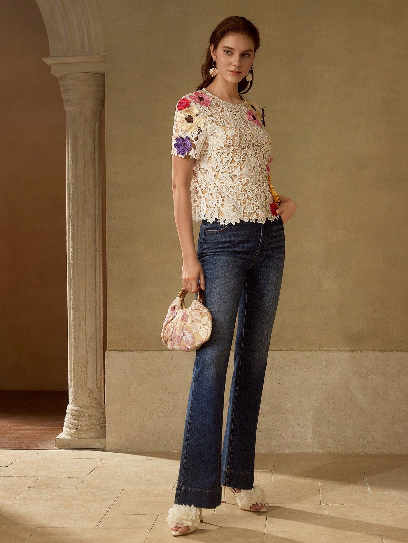 CM-TS475093 Women Elegant Seoul Style Round Neck Floral Apploques Short Sleeve Top - White