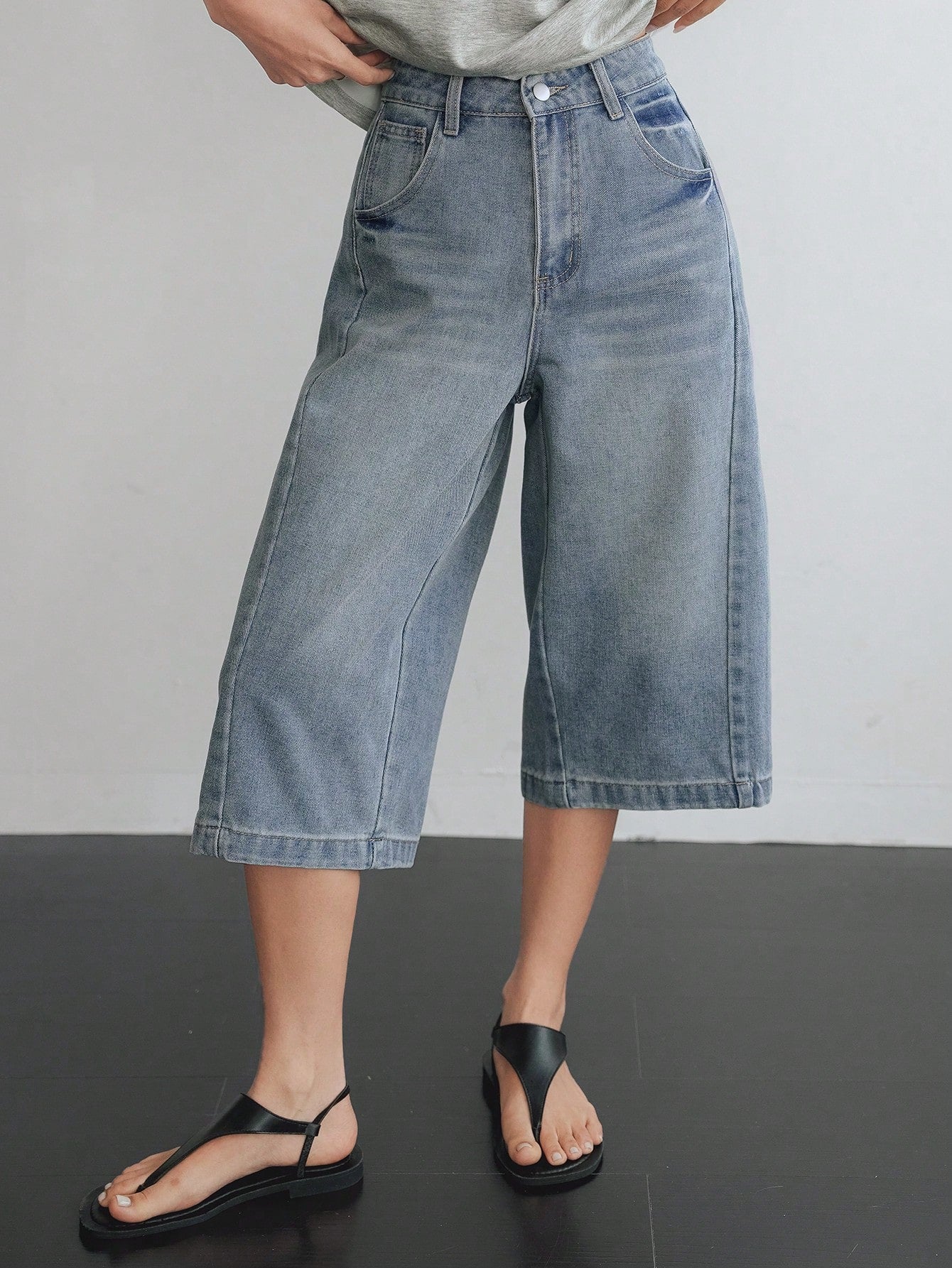 CM-BS130937 Women Casual Seoul Style Medium Wash Loose Beaded Tassel Decor Faded Straight Leg Capri Jeans