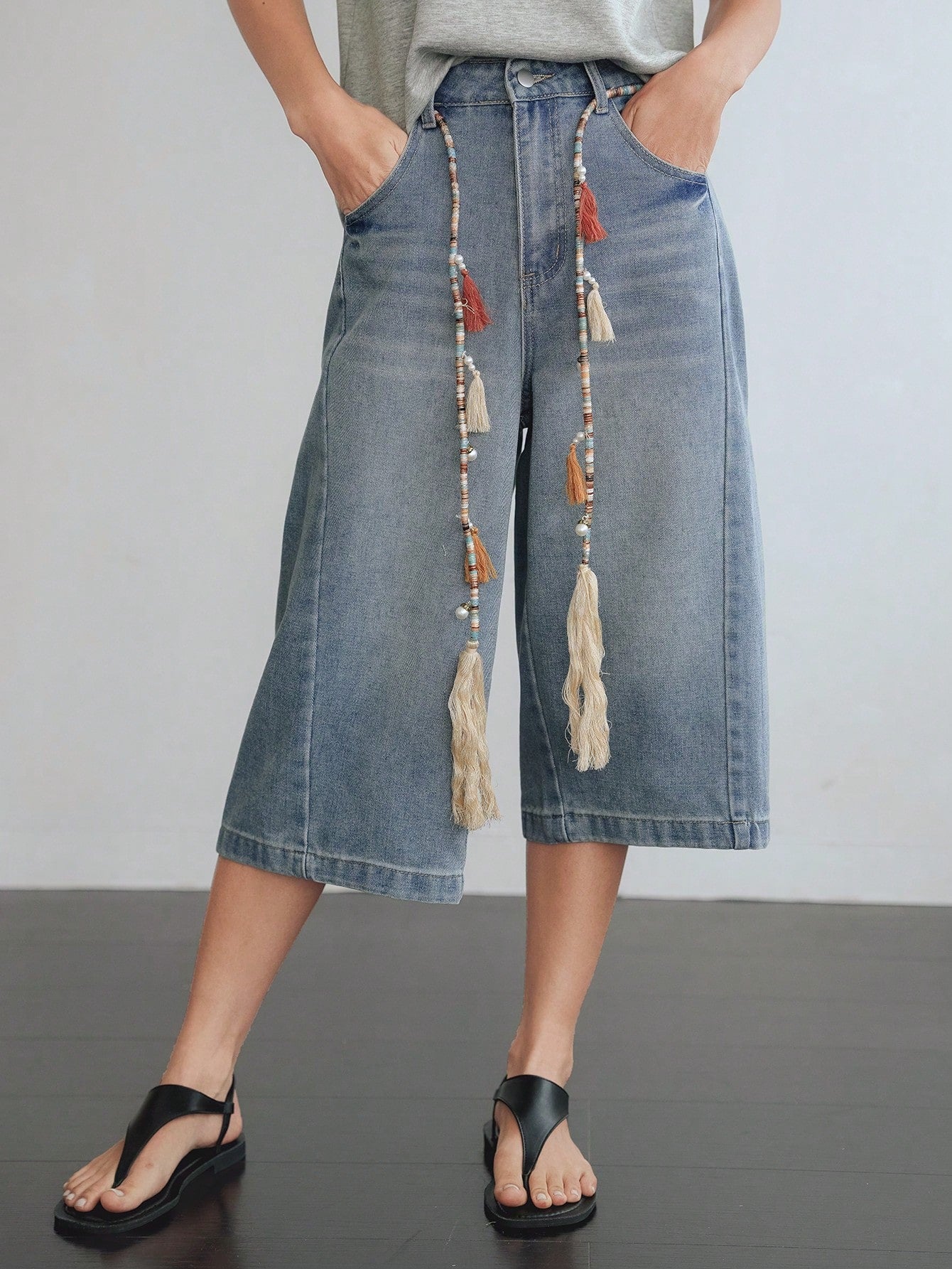 CM-BS130937 Women Casual Seoul Style Medium Wash Loose Beaded Tassel Decor Faded Straight Leg Capri Jeans