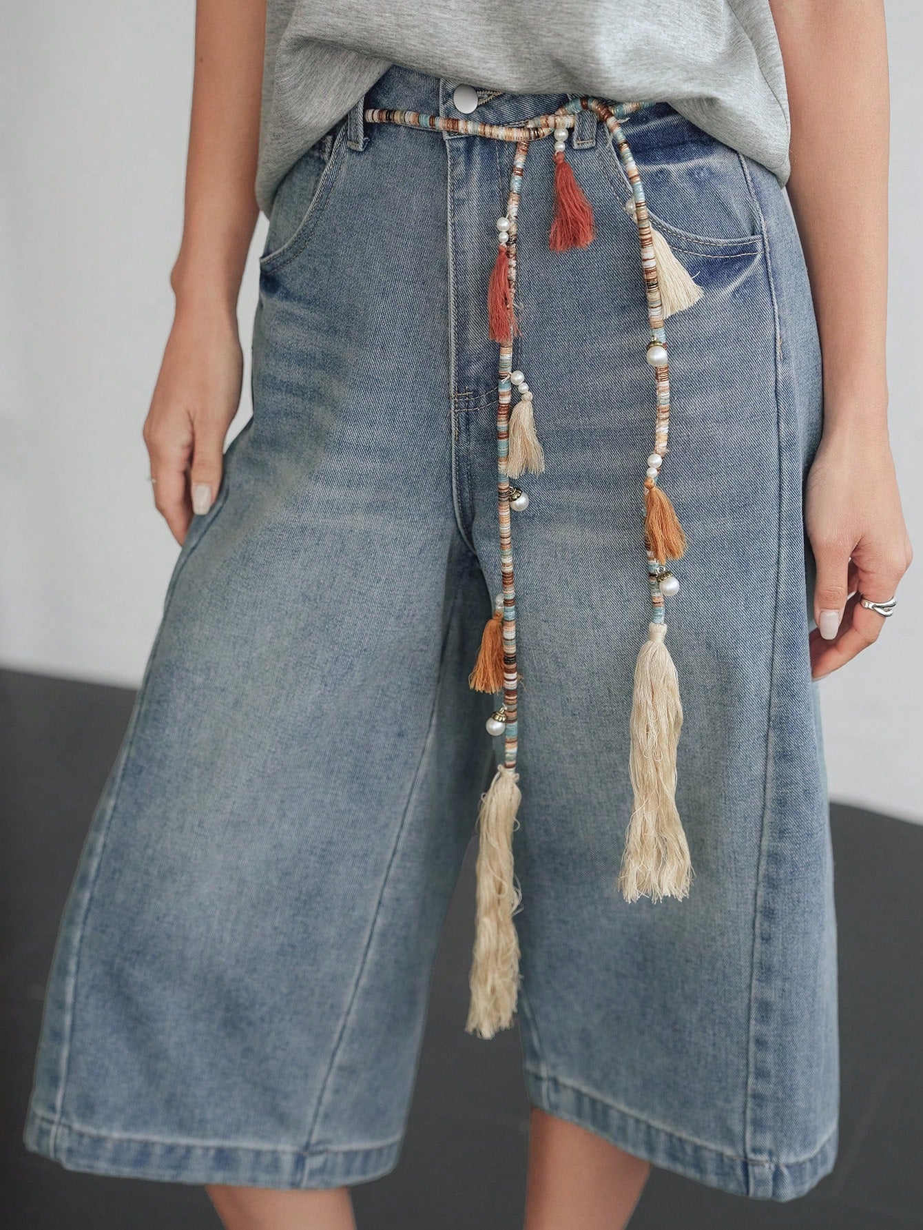 CM-BS130937 Women Casual Seoul Style Medium Wash Loose Beaded Tassel Decor Faded Straight Leg Capri Jeans