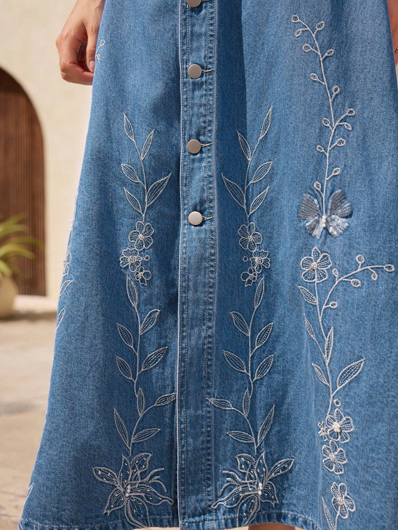CM-BS737525 Women Casual Seoul Style Floral Embroidered Mid Waist Long Denim Skirt - Blue