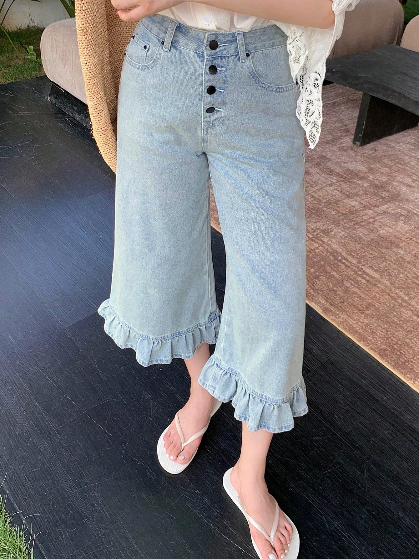 CM-BS071782 Women Casual Seoul Style Light Wash Loose Ruffled Patchwork Flared 3/4 Length Jeans