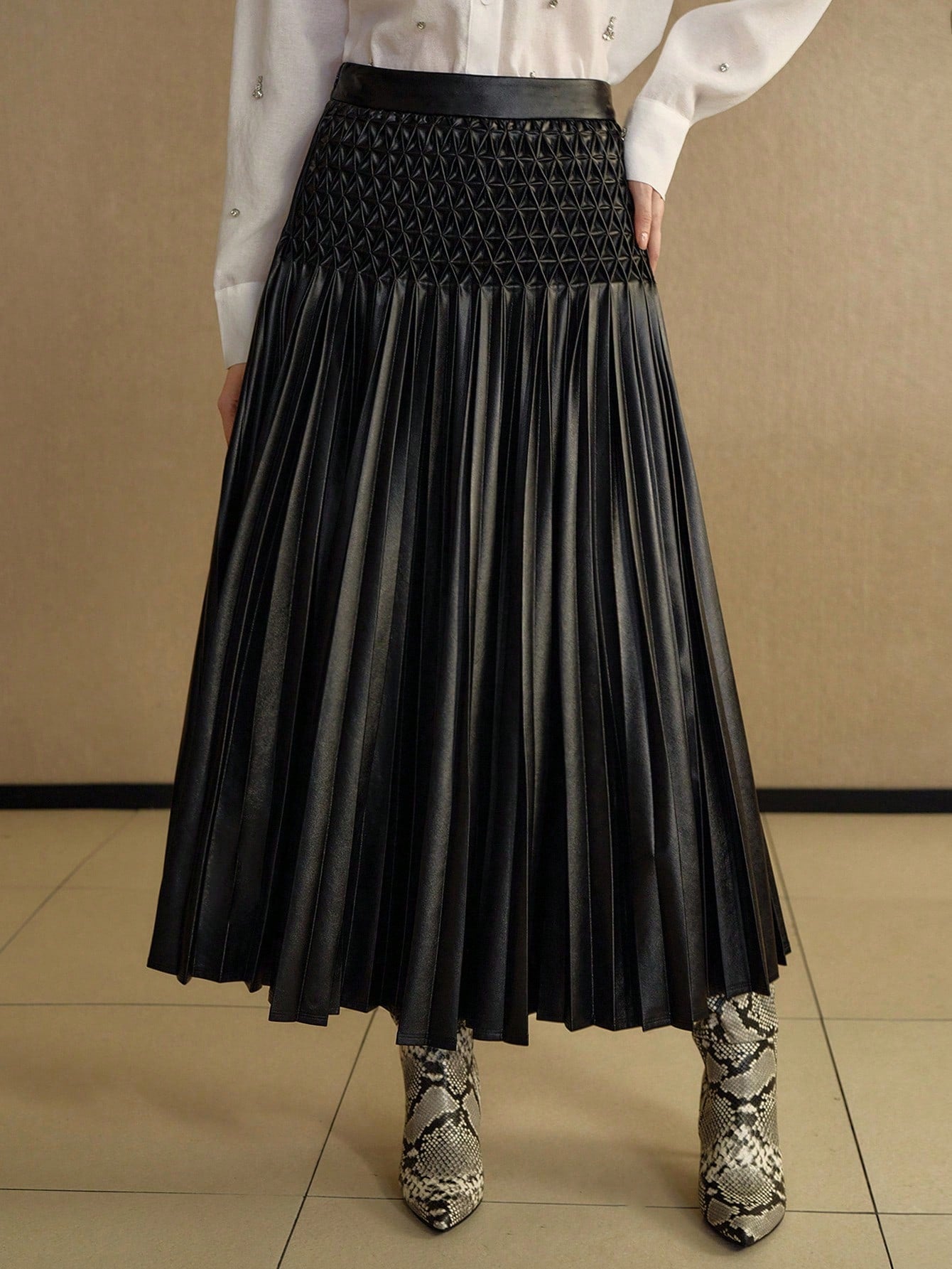 CM-BS258717 Women Elegant Seoul Style High Waist Textured Flared Pleated Skirt - Black