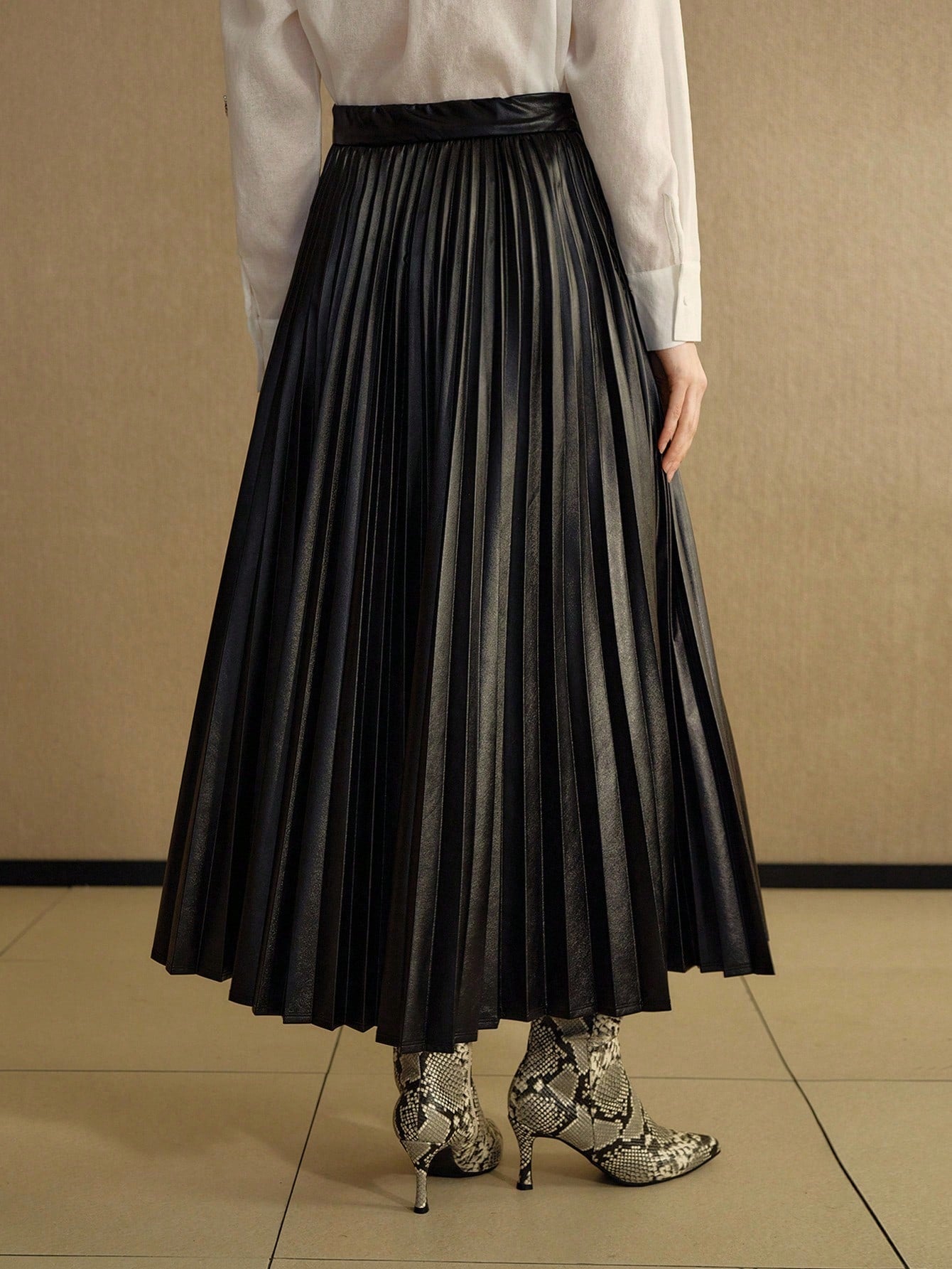CM-BS258717 Women Elegant Seoul Style High Waist Textured Flared Pleated Skirt - Black