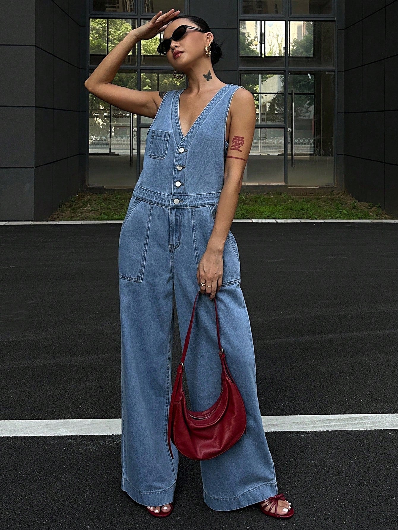 CM-JS409809 Women Casual Seoul Style Medium Wash V-Neck Sleeveless Half-Button Front Denim Jumpsuit
