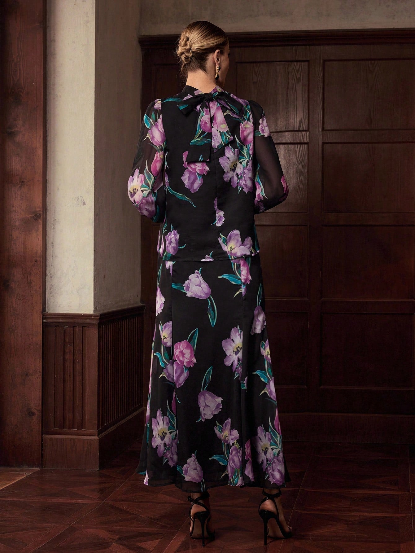 CM-SS088587 Women Elegant Seoul Style Floral Printed Long Sleeve Lace Up Blouse With Fishtail Maxi Skirt - Set