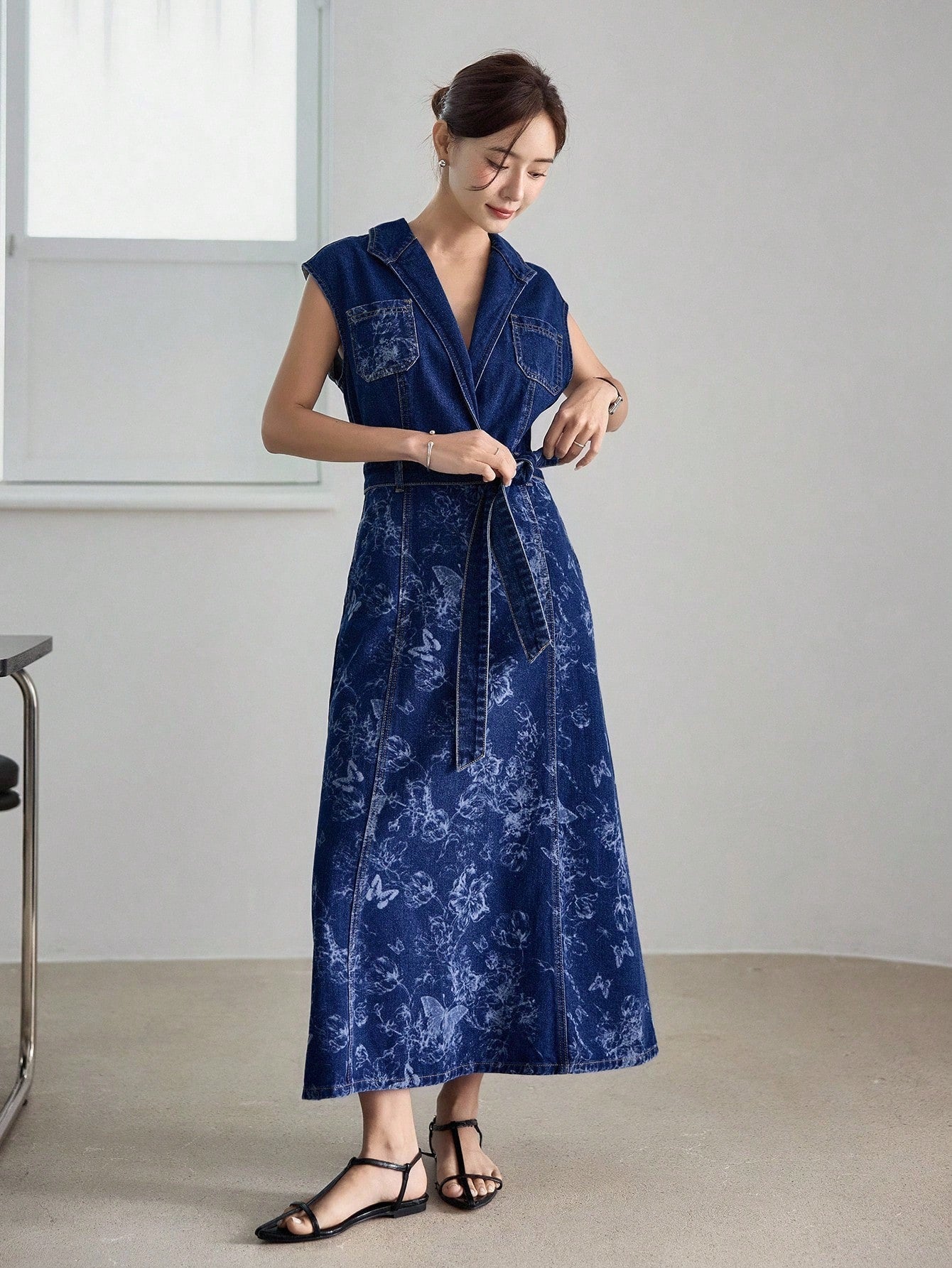 CM-DS099692 Women Casual Seoul Style Floral Print Embroidery Butterfly Loose Sleeveless Long Denim Dress With Waist Belt