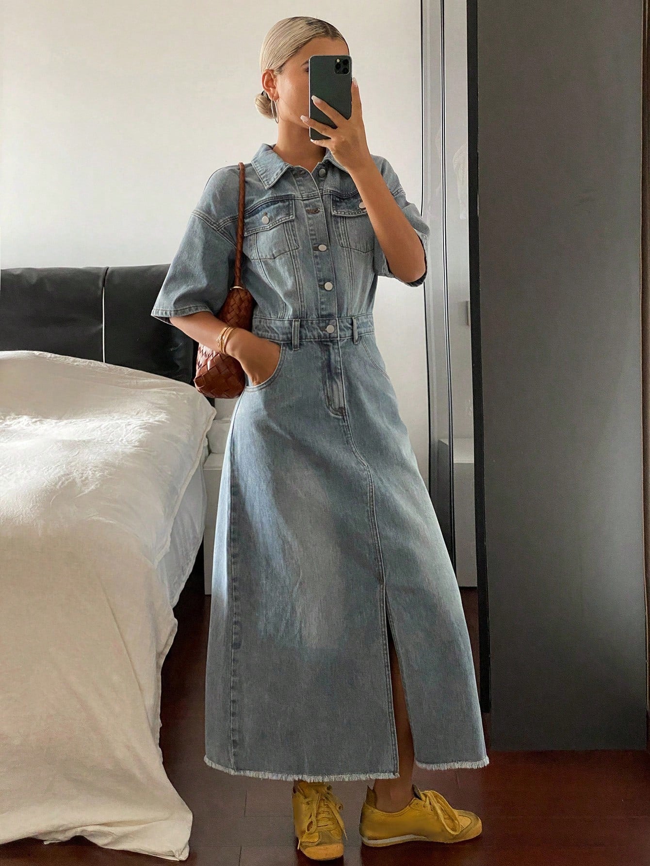 CM-DS952727 Women Casual Seoul Style Light Wash Polo Collar Short Sleeve Slim Fit Cinched Waist Denim Dress