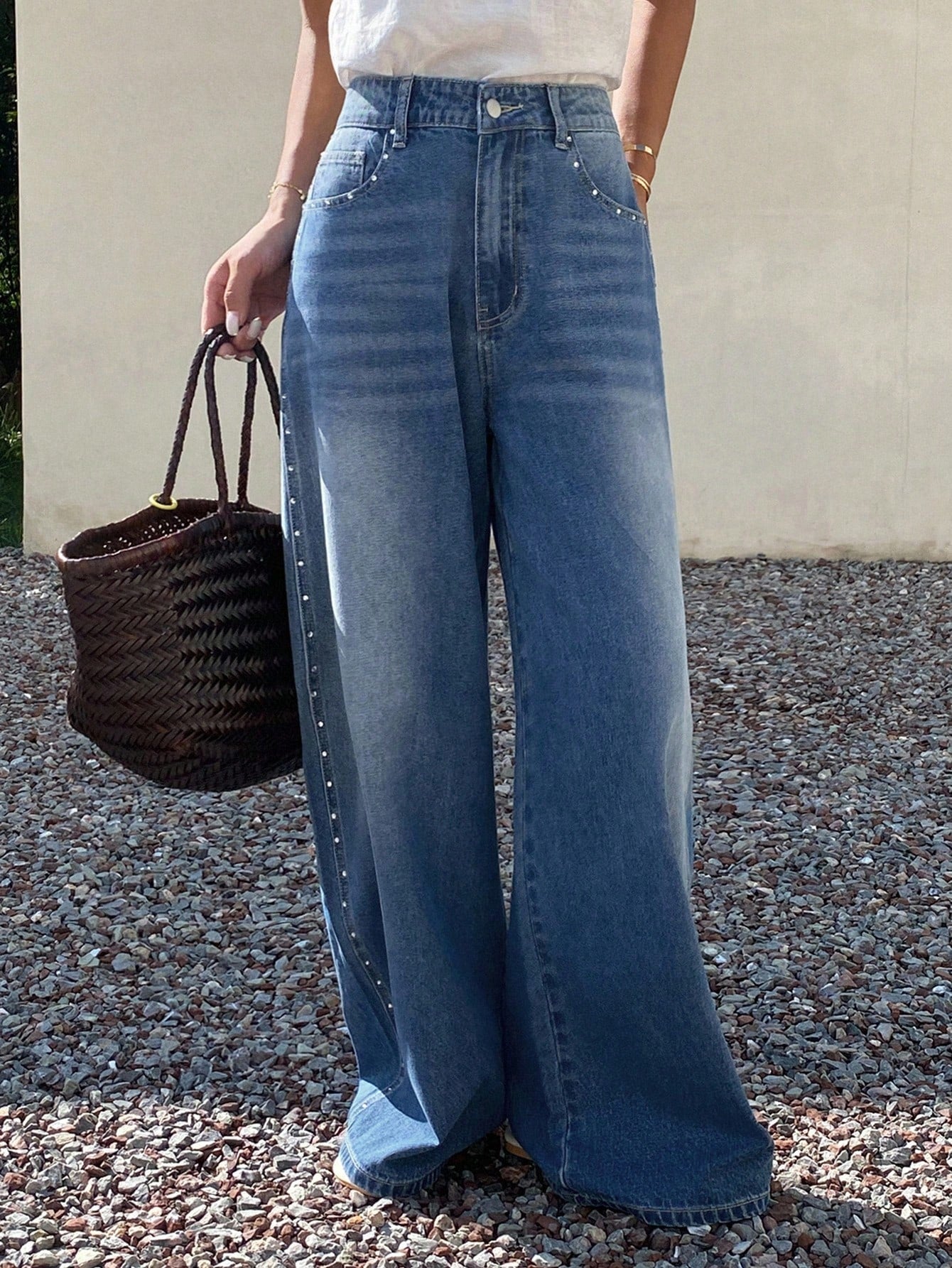 CM-BS276488 Women Casual Seoul Style Mid Waist Loose Fit Riveted Tapered Denim Jeans - Blue