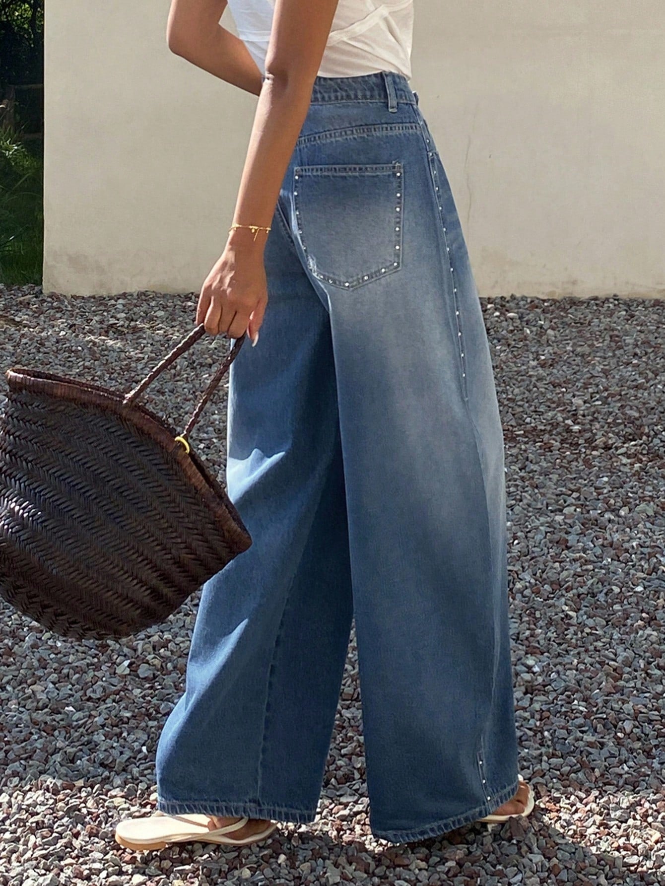 CM-BS276488 Women Casual Seoul Style Mid Waist Loose Fit Riveted Tapered Denim Jeans - Blue