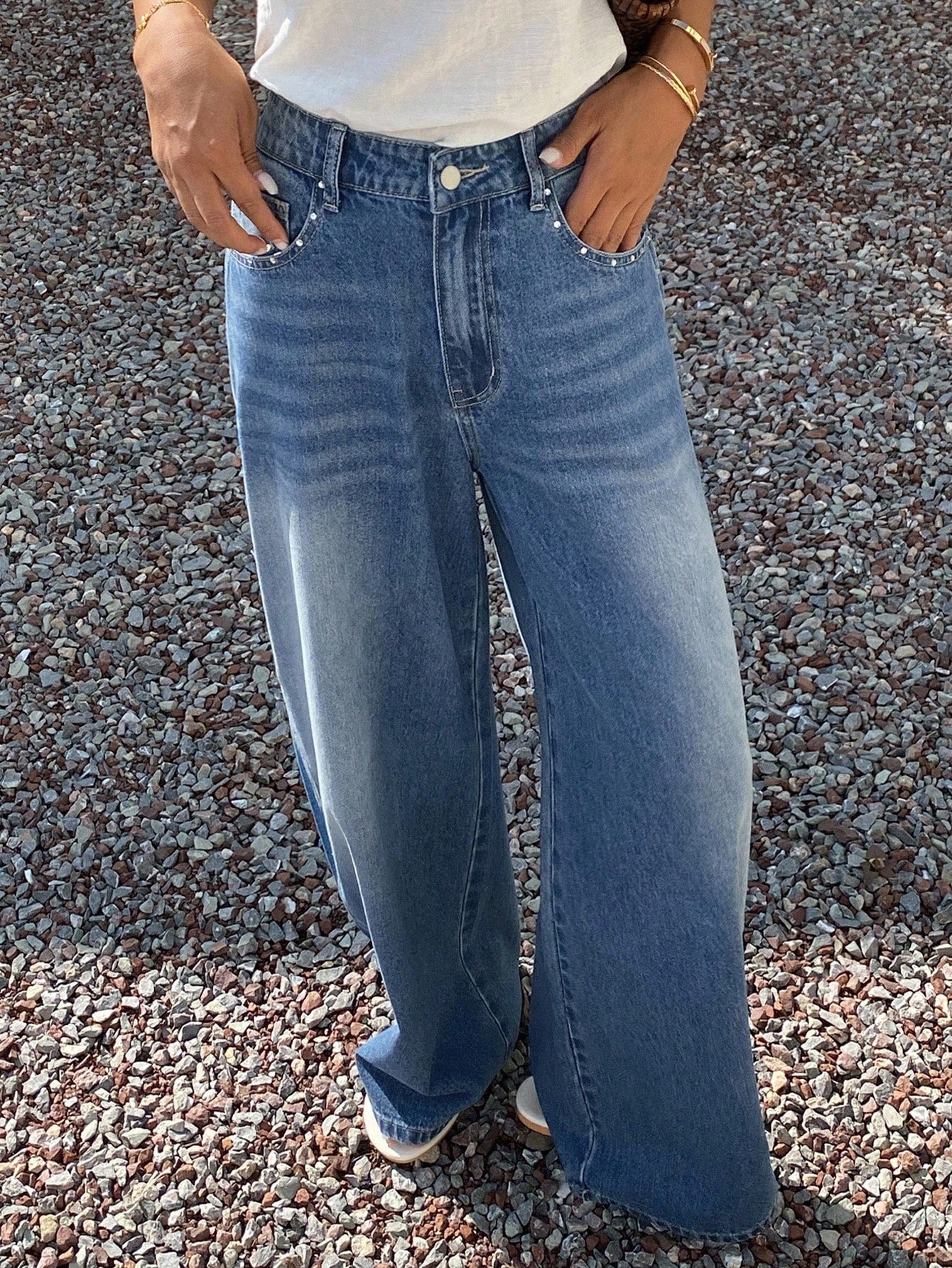 CM-BS276488 Women Casual Seoul Style Mid Waist Loose Fit Riveted Tapered Denim Jeans - Blue