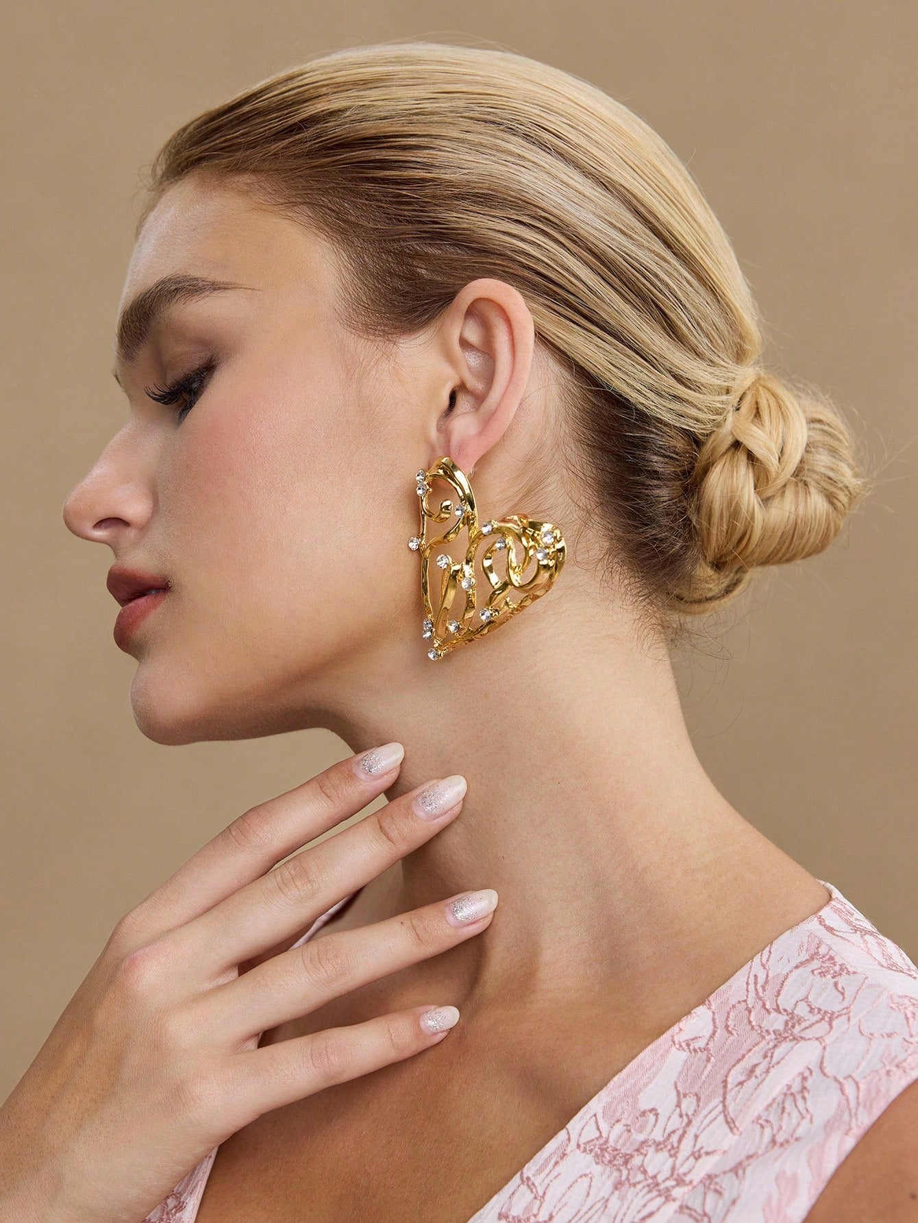 CM-AXS522279 Women Trendy Seoul Style Rhinestone Studded Hollow Out Heart Stud Earrings - Gold