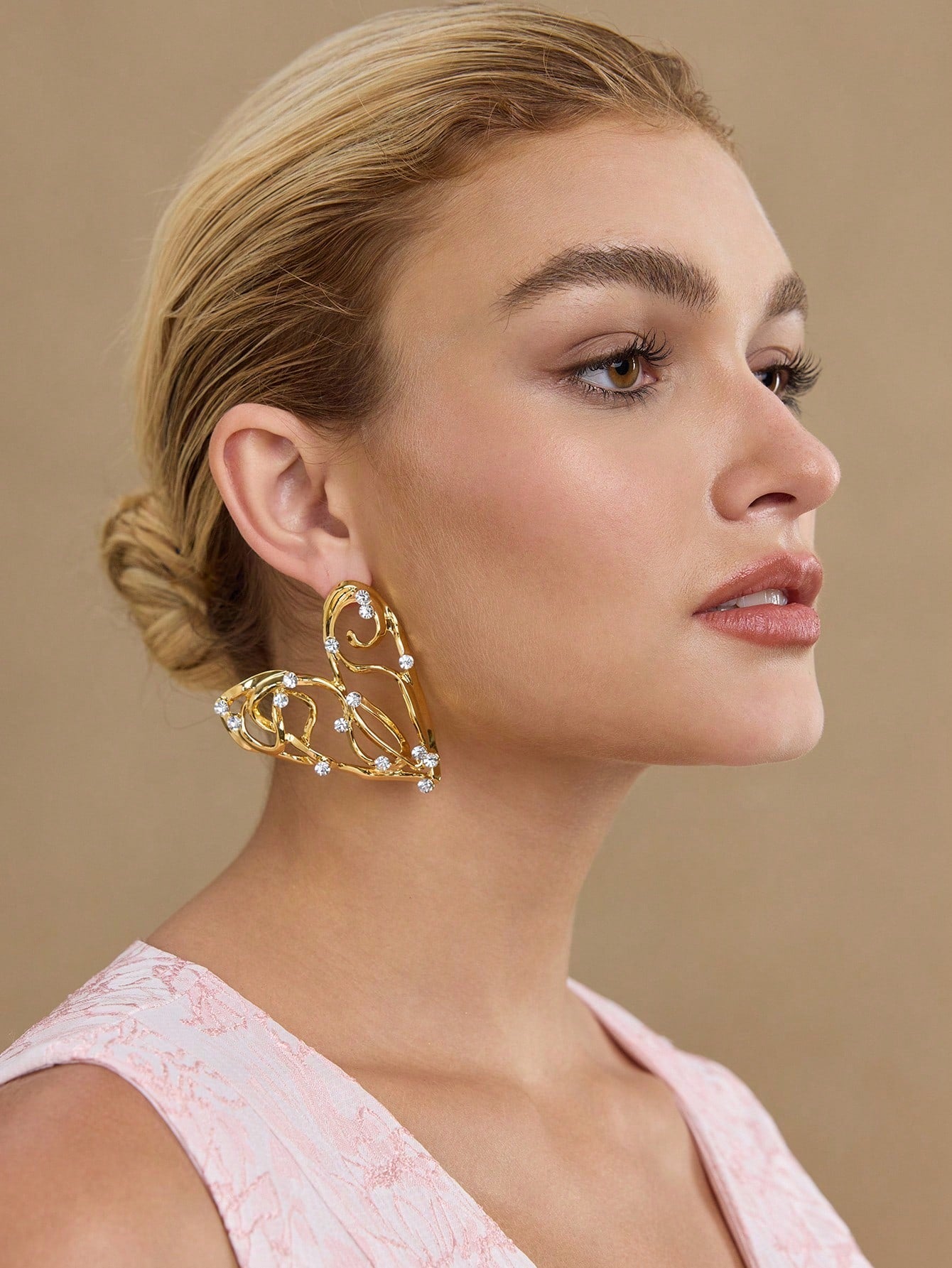 CM-AXS522279 Women Trendy Seoul Style Rhinestone Studded Hollow Out Heart Stud Earrings - Gold