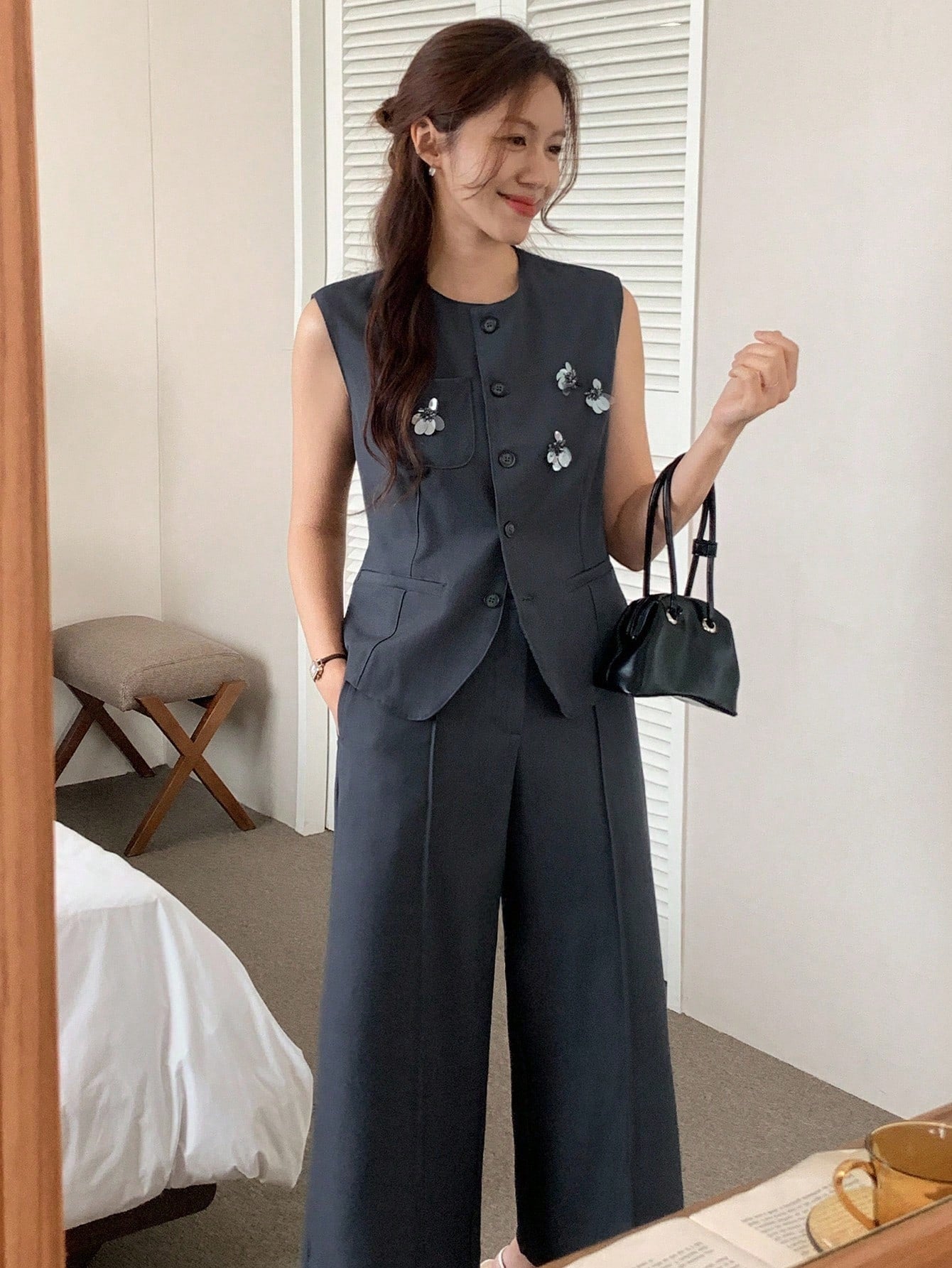 CM-SS243577 Women Elegant Seoul Style Round Neck Sequin And Beaded Decor Vest  With Straight Leg Pants - Set