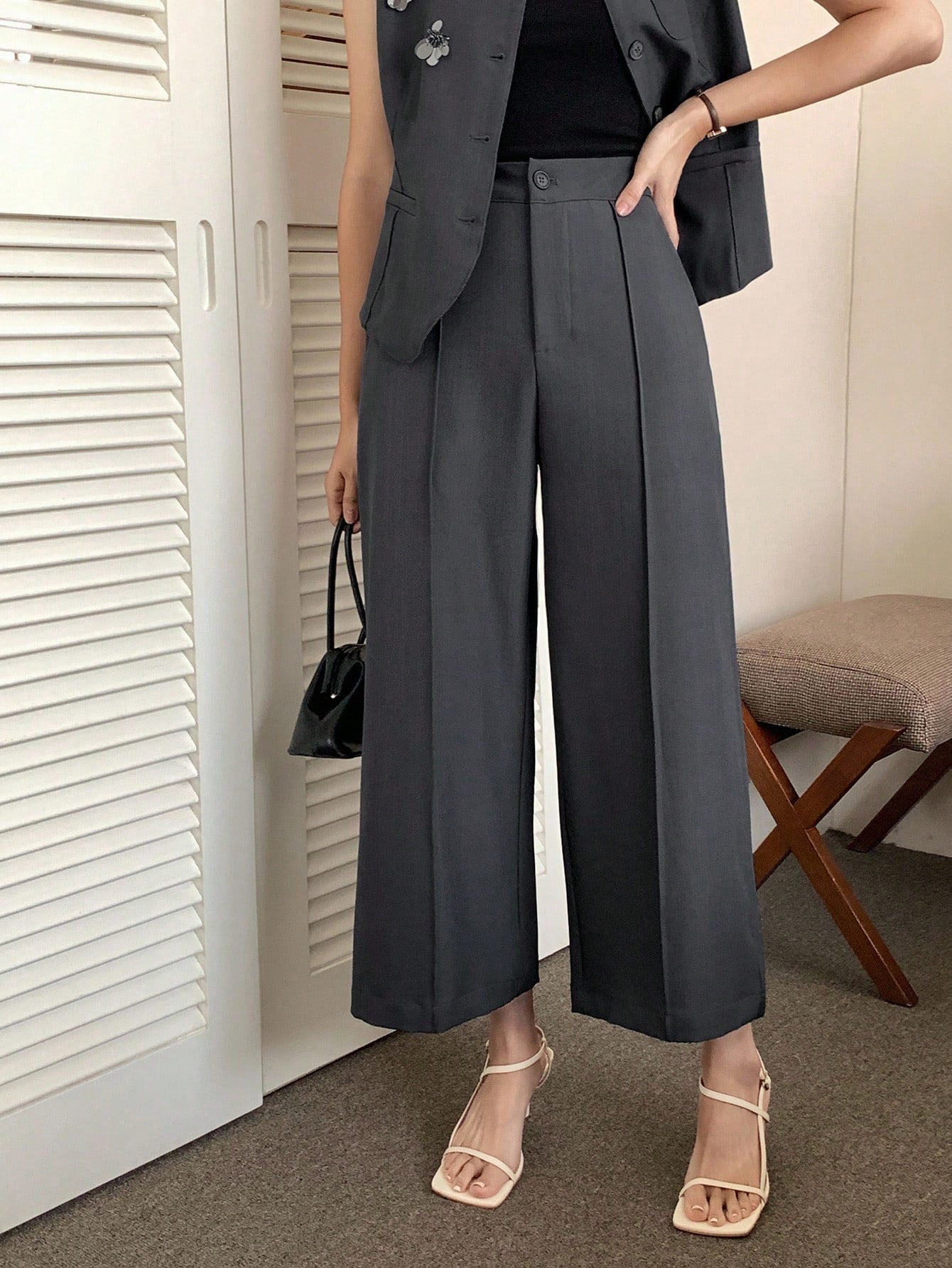 CM-SS243577 Women Elegant Seoul Style Round Neck Sequin And Beaded Decor Vest  With Straight Leg Pants - Set