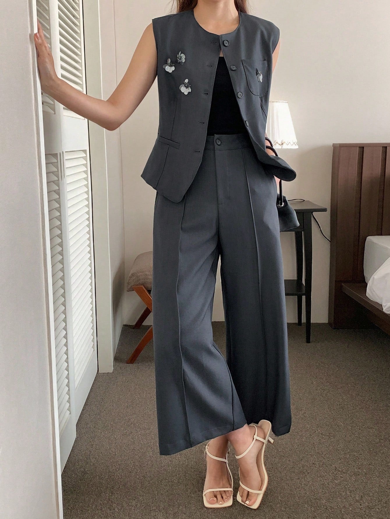 CM-SS243577 Women Elegant Seoul Style Round Neck Sequin And Beaded Decor Vest  With Straight Leg Pants - Set