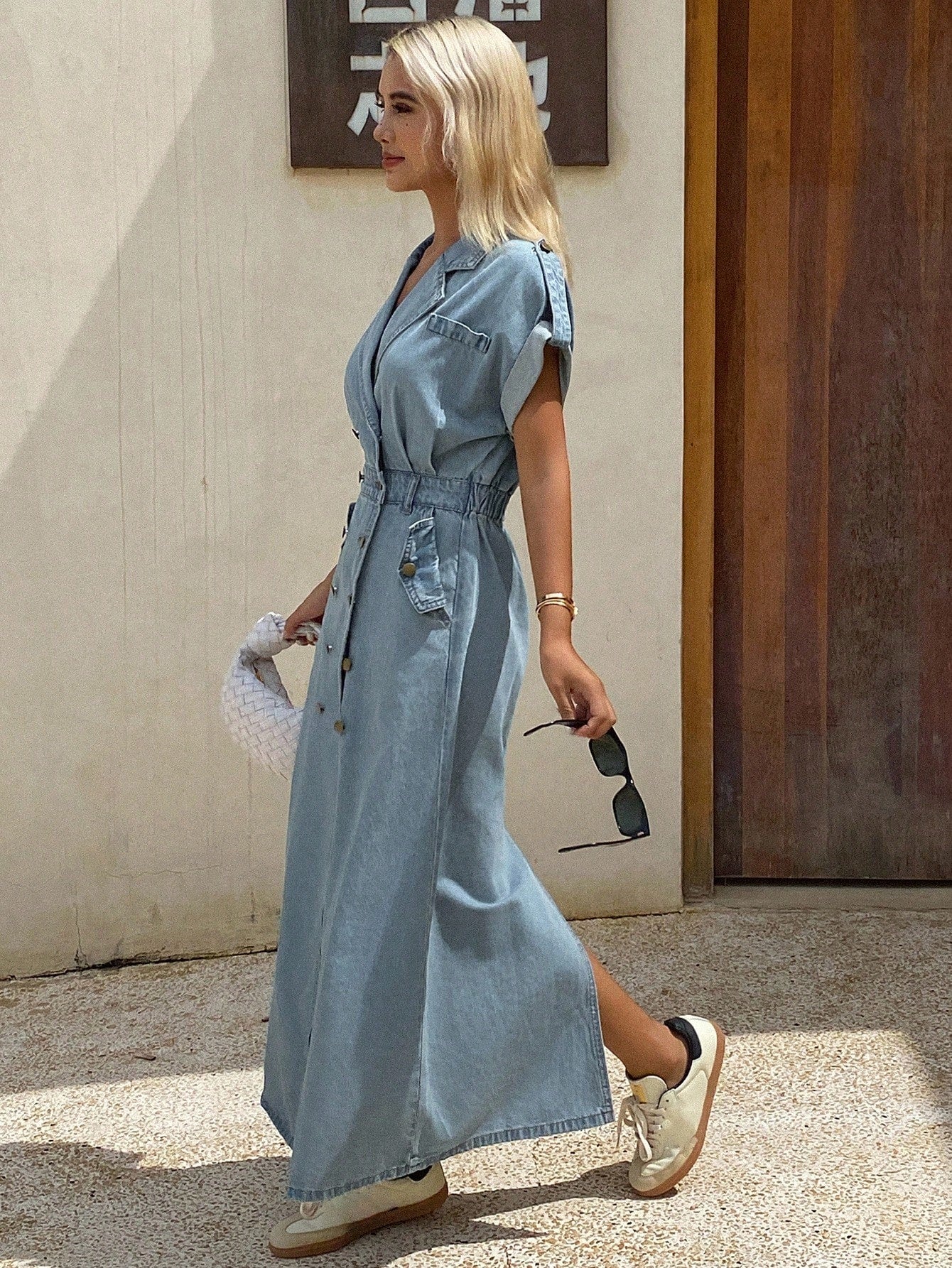 CM-DS803033 Women Casual Seoul Style Light Wash Shirt Collar Barwing Sleeve Midi Denim Dress