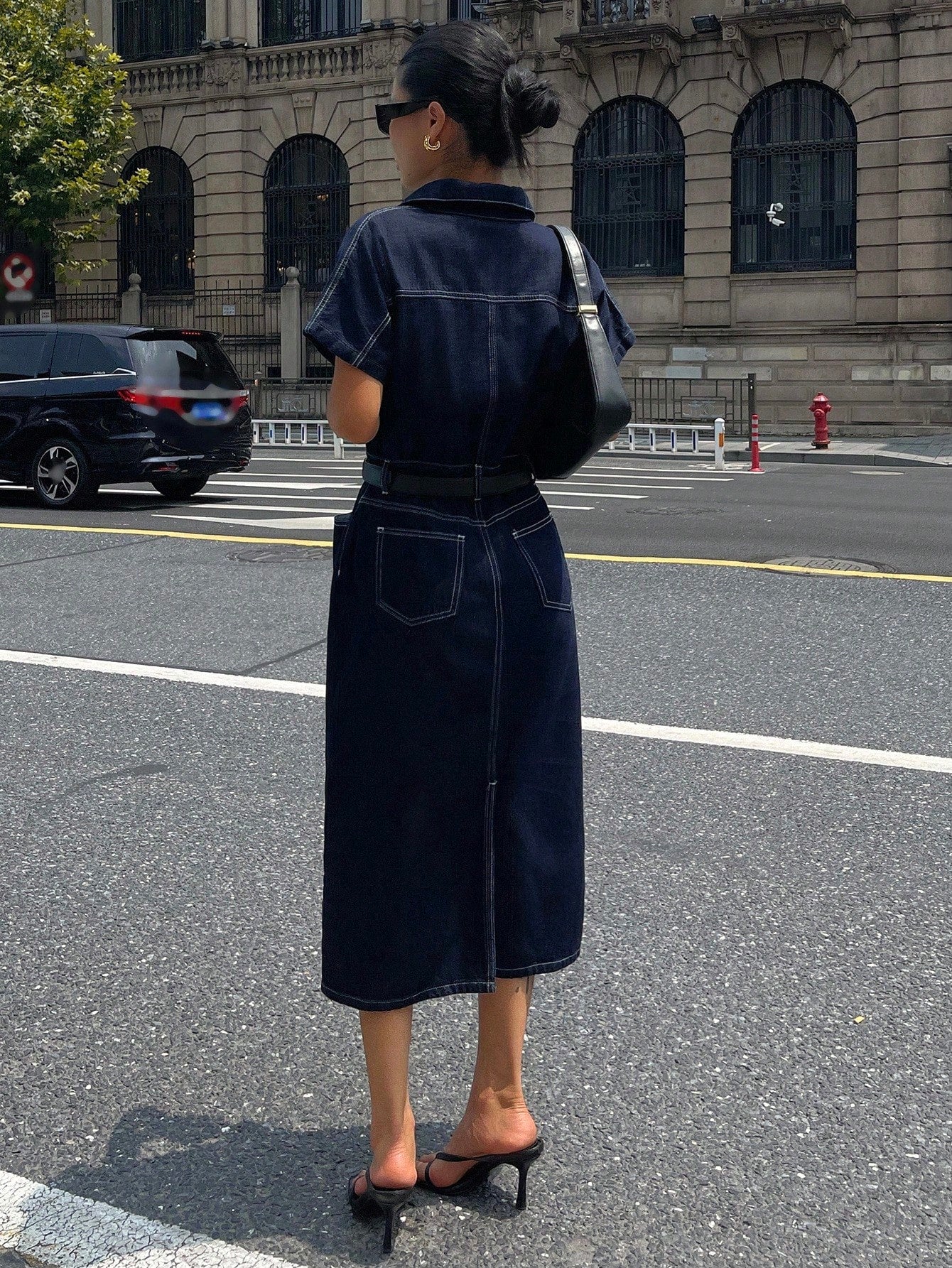 CM-DS113444 Women Casual Seoul Style Dark Wash Collar Neckline Half Sleeve Cinched Waist Midi Denim Dress