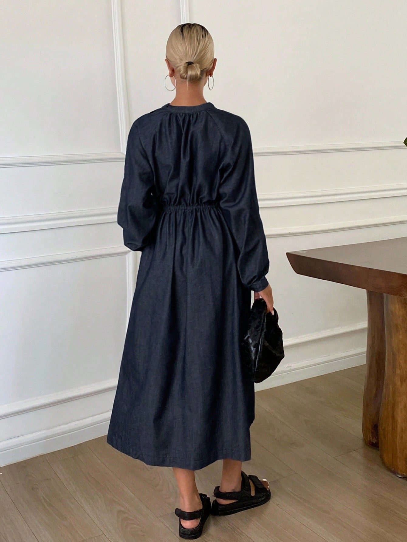 CM-DS213821 Women Casual Seoul Style Dark Wash Round Neck Extra Long Sleeve Cinched Waist Midi Denim Dress