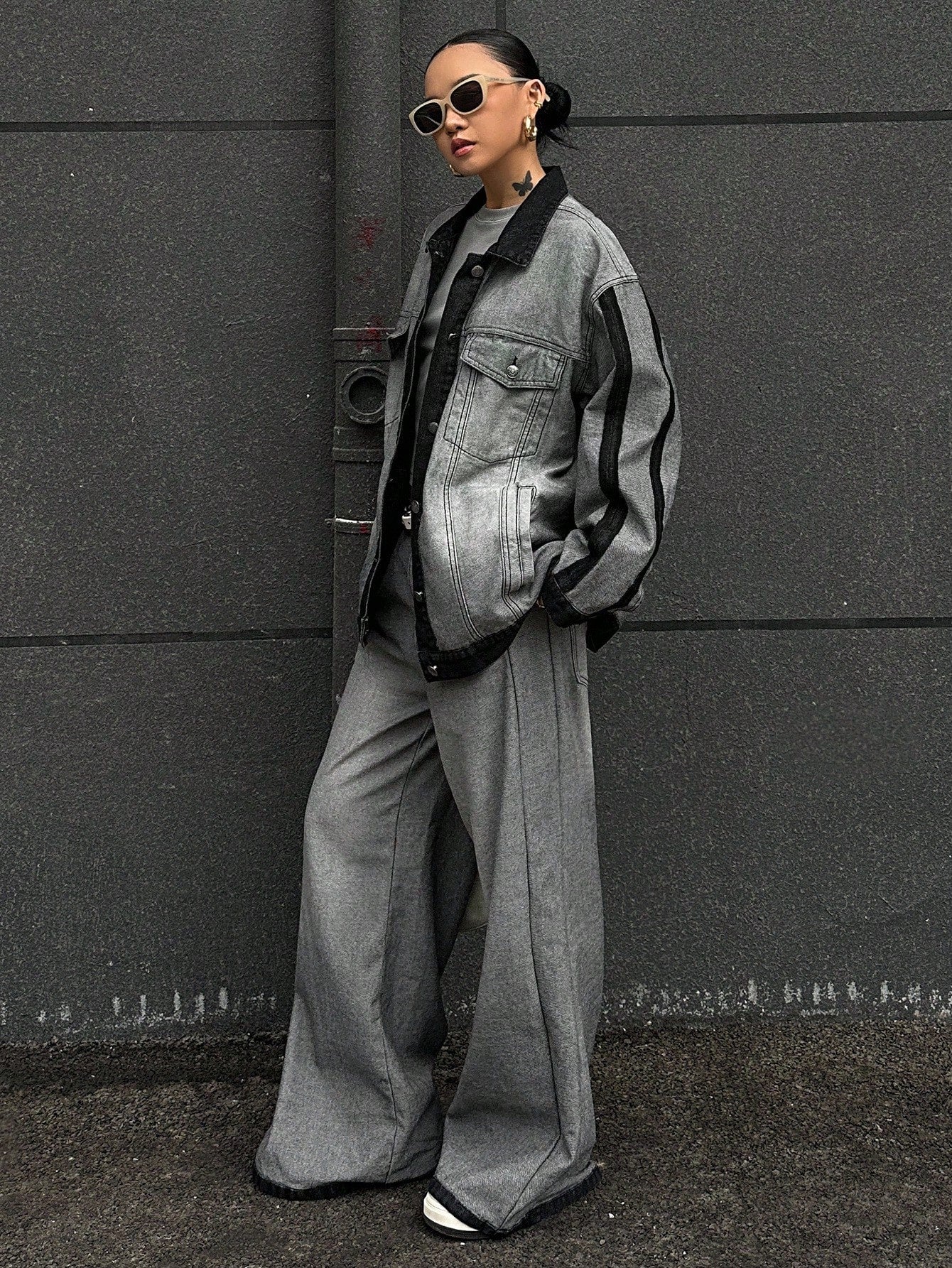 CM-SS906604 Women Elegant Seoul Style Collar Neckline Long Sleeve Contrast Color Jacket With Loose Fit Jeans - Set