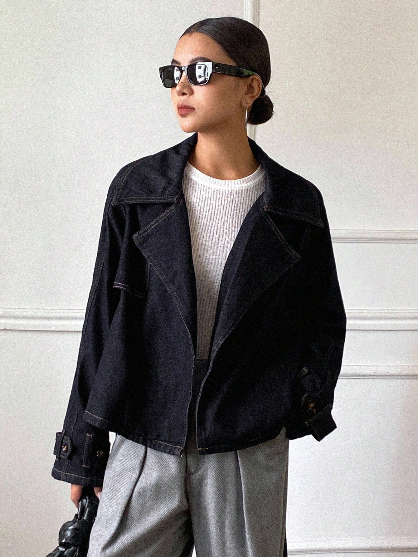 CM-CS447327 Women Casual Seoul Style Dark Wash Extra Long Sleeve Cinched Waist Oversized Denim Jacket