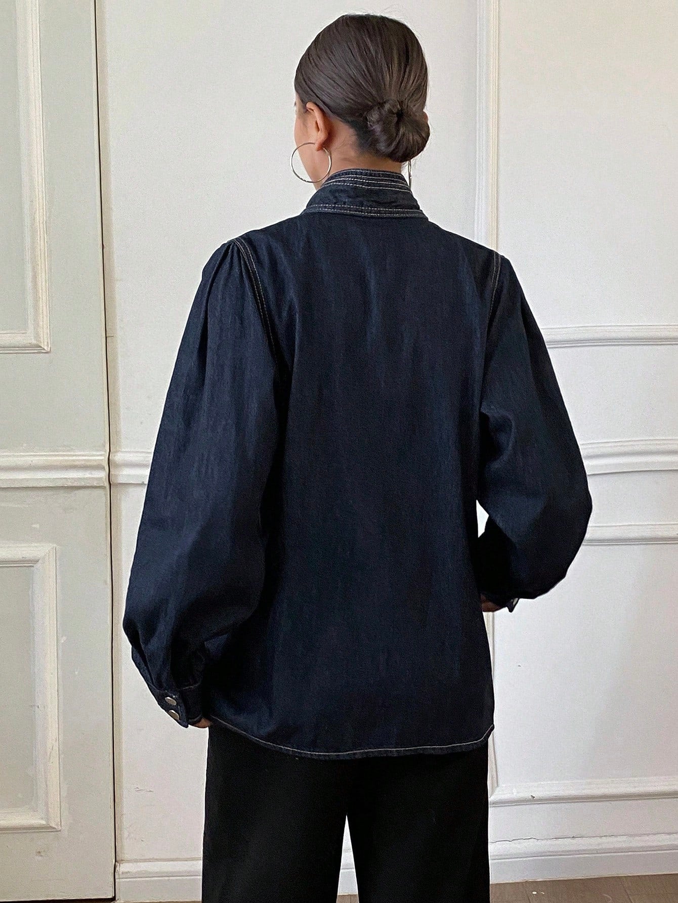 CM-TS464212 Women Casual Seoul Style Tie Collar Extra Long Sleeve Loose Denim Blouse