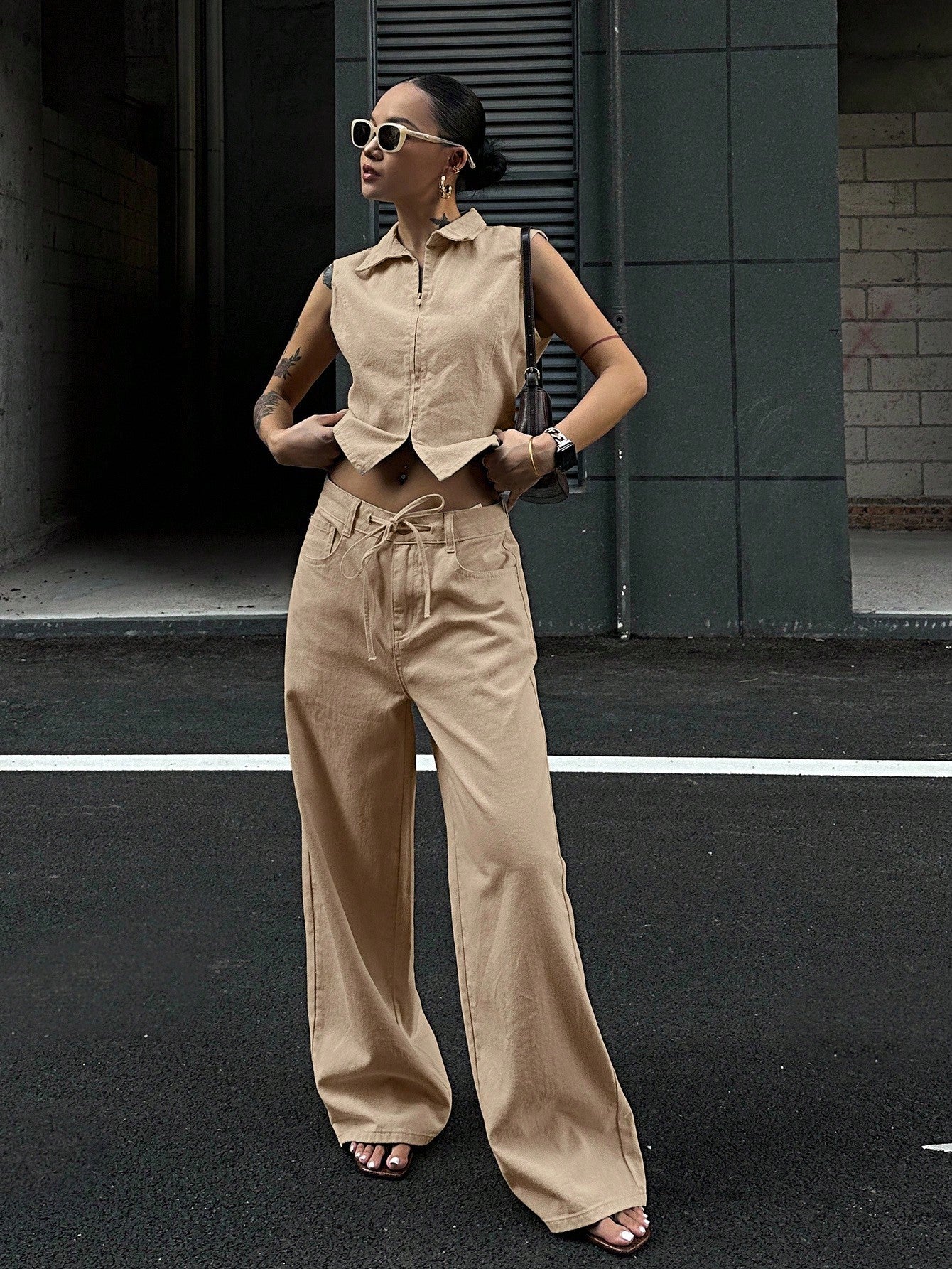 CM-SS810446 Women Casual Seoul Style Lapel Sleeveless Top With Drawstring Loose Fit Jeans - Set