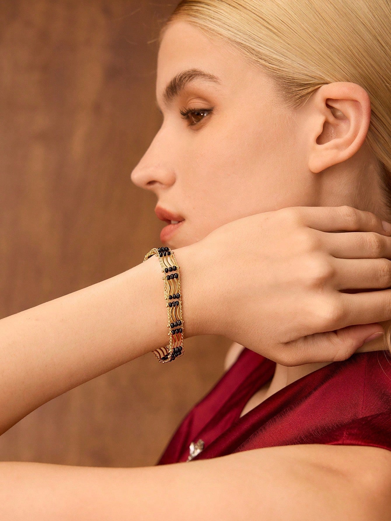 CM-AXS175227 Women Trendy Seoul Style 18K Gold Plated Pearl Bracelet