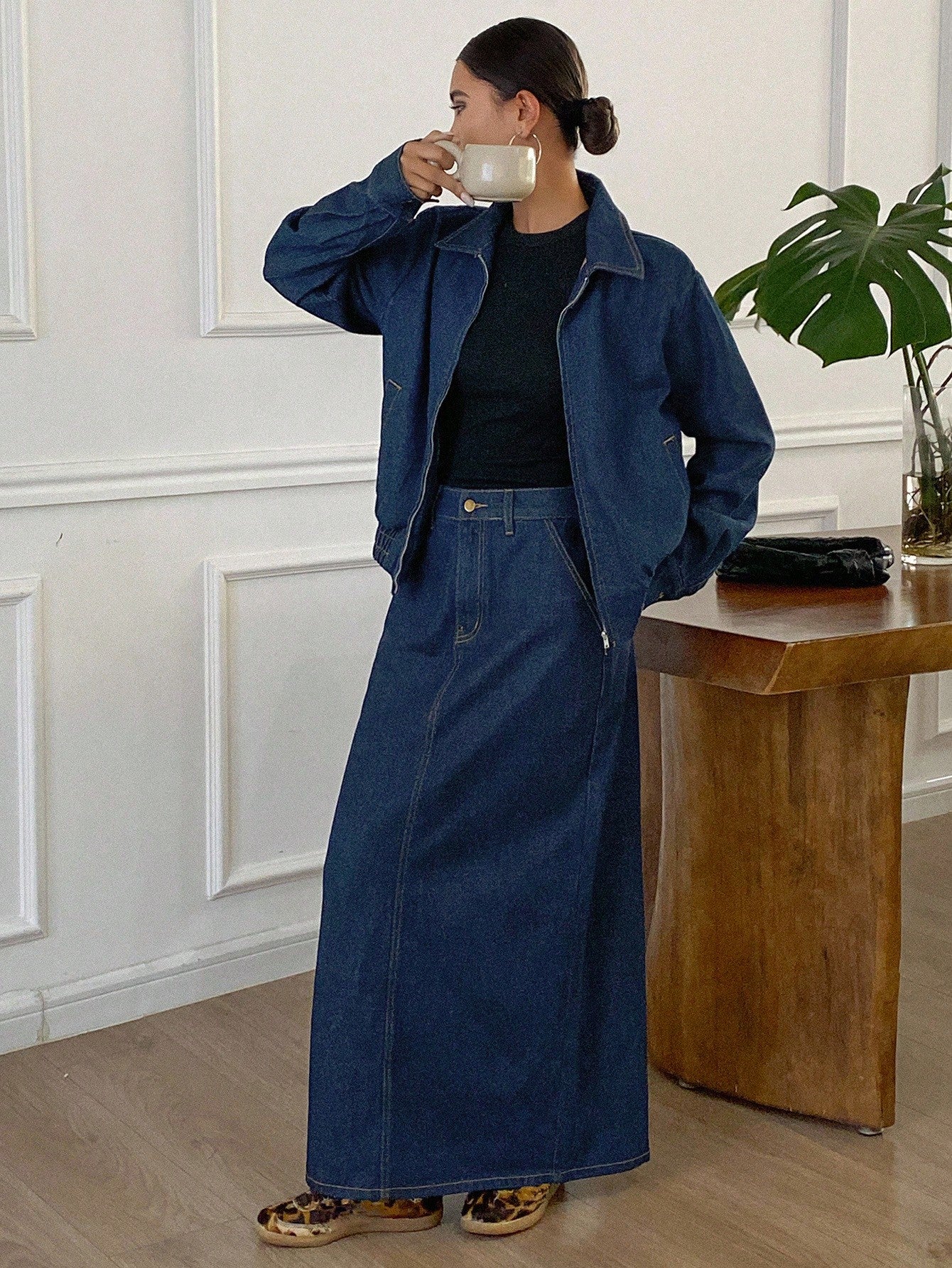 CM-SS900444 Women Casual Seoul Style Collar Neckline Long Sleeve Hem Drawstring Loose Denim Jacket With Maxi Skirt - Set