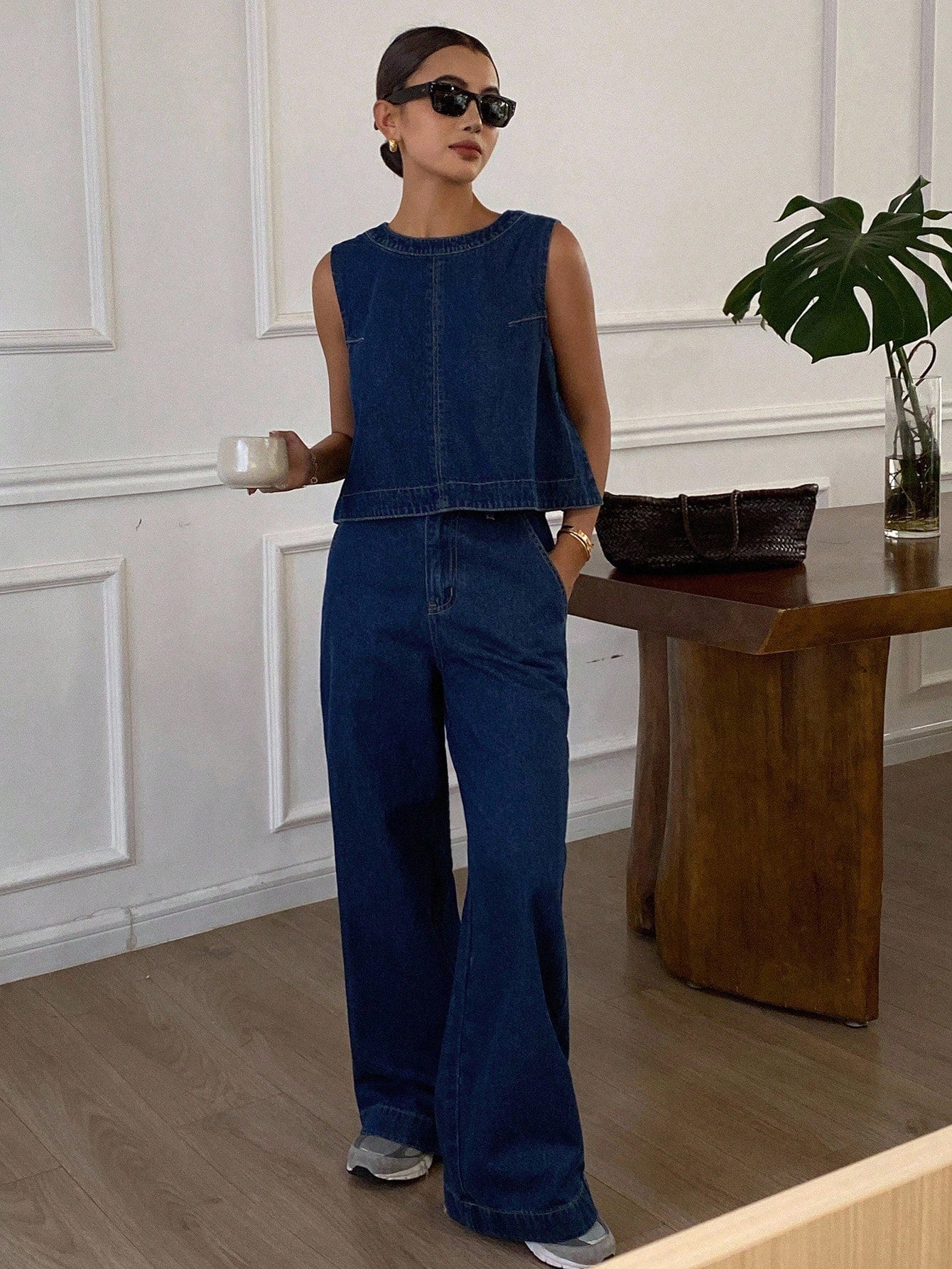 CM-SS218238 Women Casual Seoul Style Round Neck Sleeveless Loose Denim Camisole With Long Pants - Set