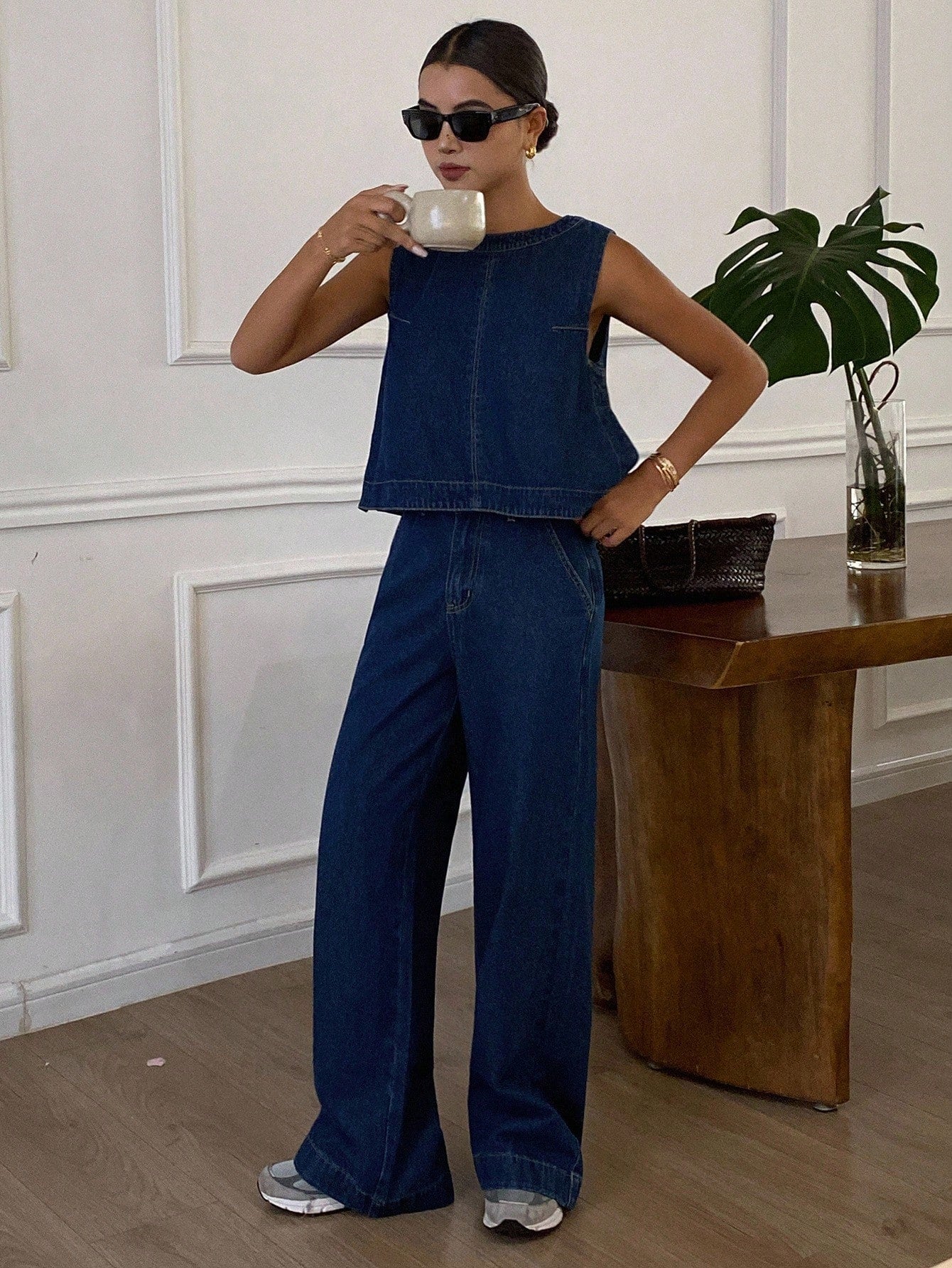 CM-SS218238 Women Casual Seoul Style Round Neck Sleeveless Loose Denim Camisole With Long Pants - Set