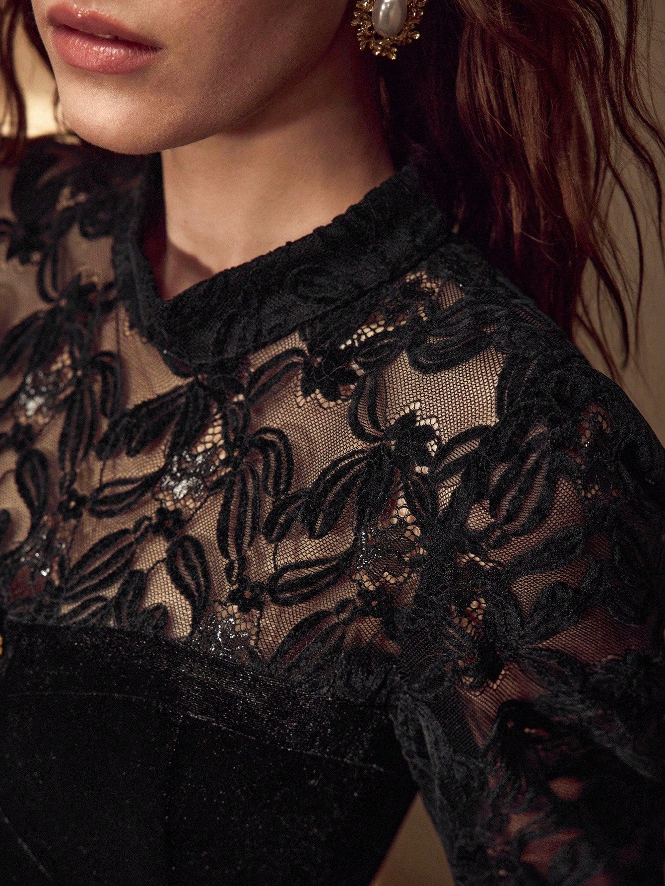 CM-TS725257 Women Elegant Seoul Style Round Neck Long Sleeve Contrast Lace Slim Fit Tee - Black