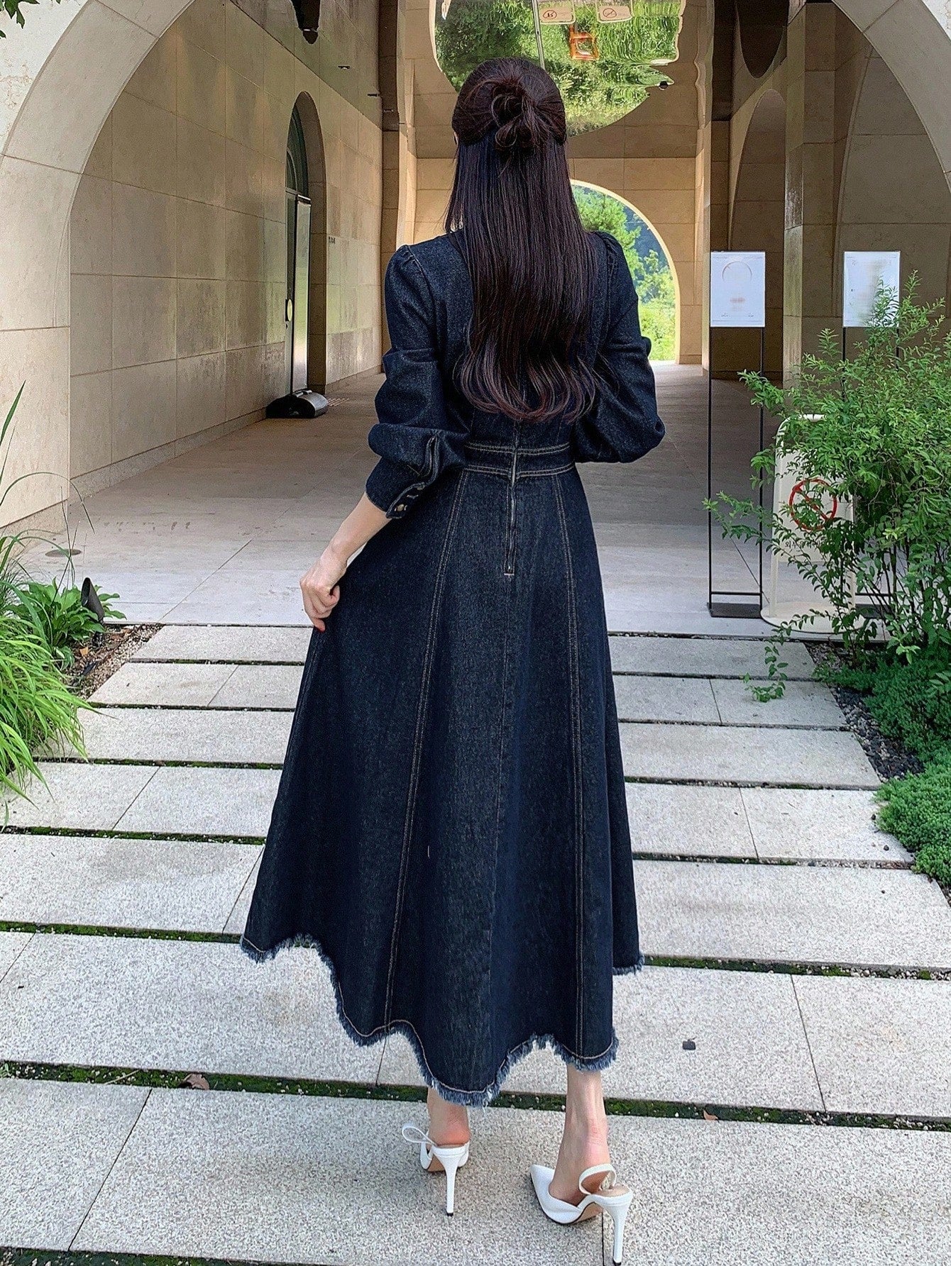 CM-DS105473 Women Casual Seoul Style Dark Wash Square Neck Long Sleeve Pocket Decor Waist Cinched Denim Dress