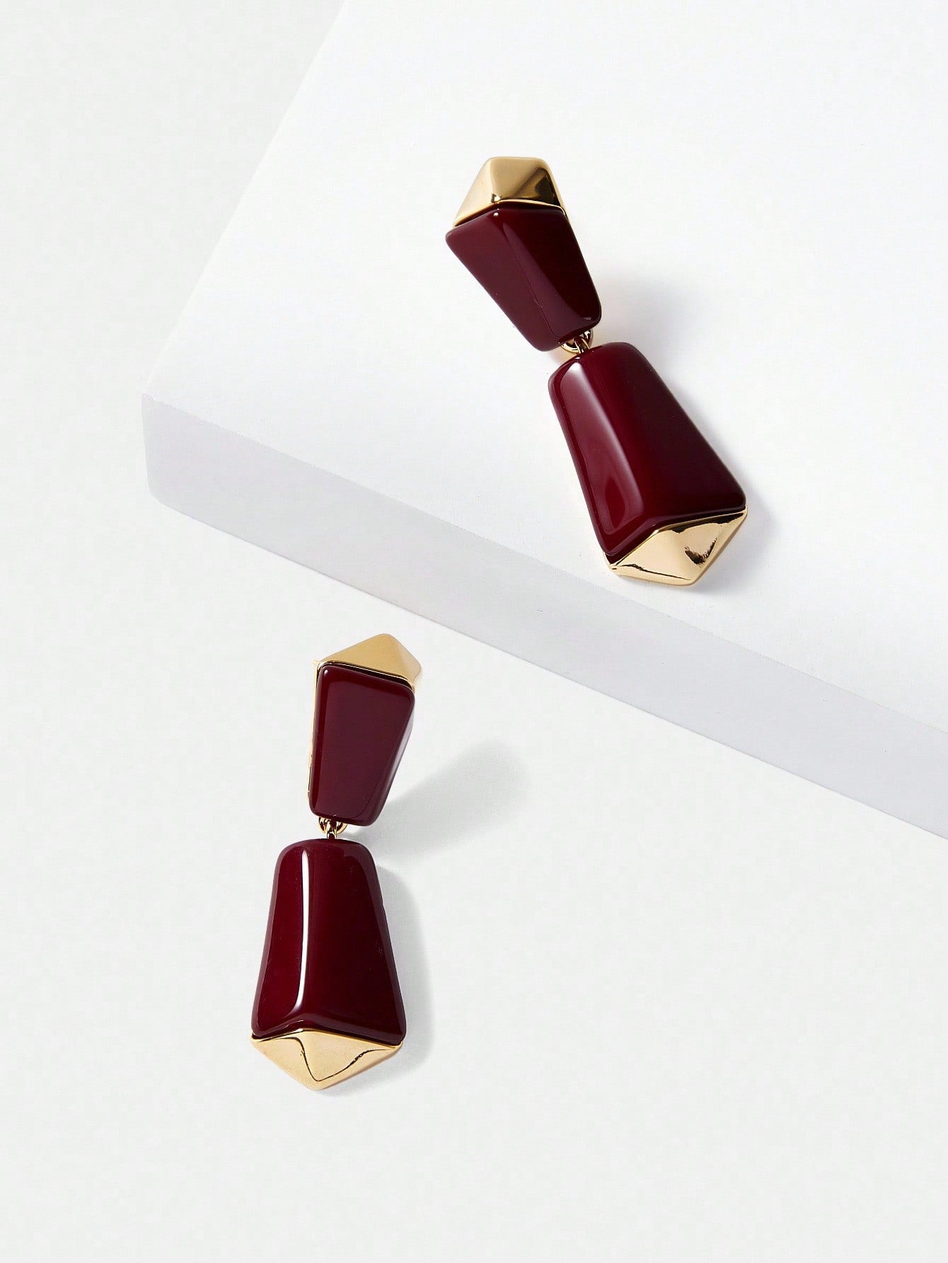 CM-AXS833233 Women Trendy Seoul Style Geometric Dangle Earrings - Burgundy